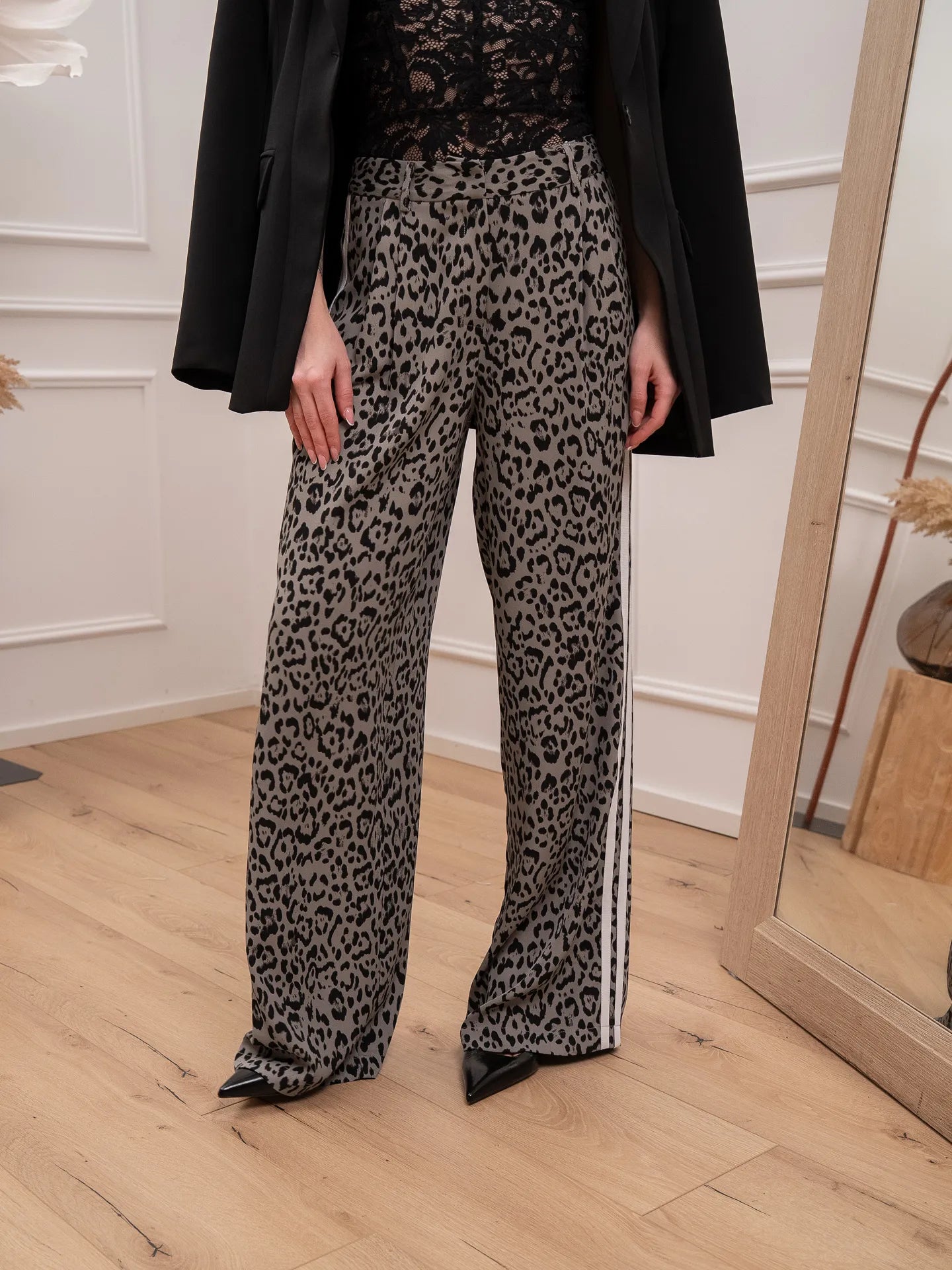 Pantaloni maku grigi con bande sportive laterali - SoAllure