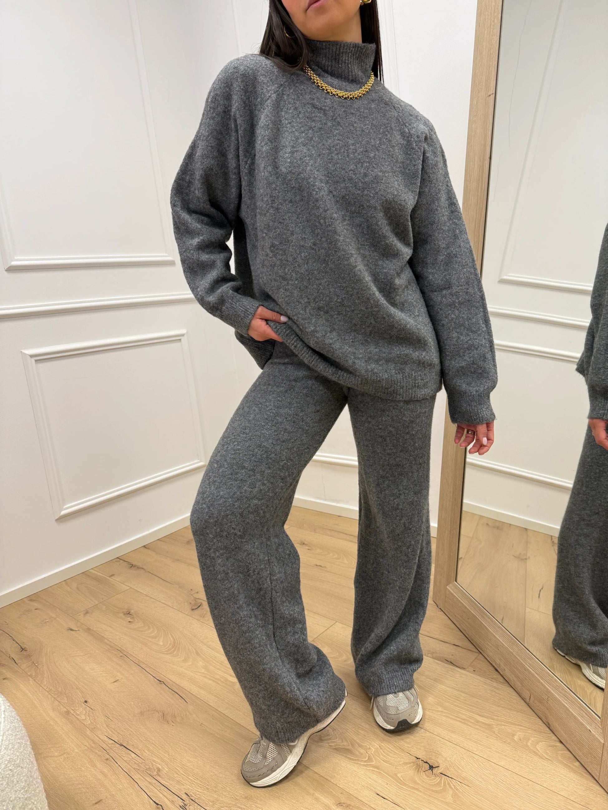 Set coordinato maglia e pantalone grigio - HaveOne