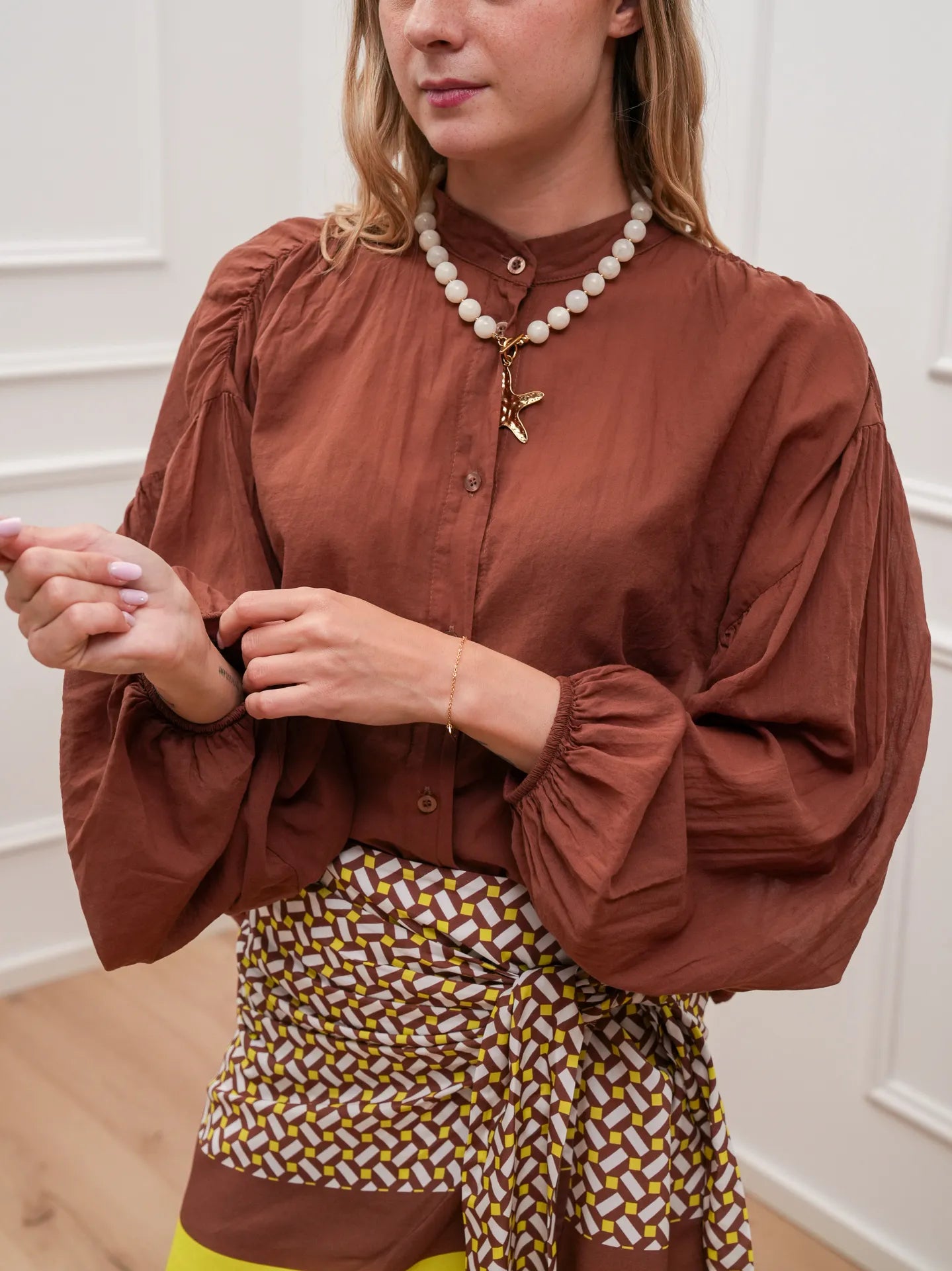 Camicia coreana in mussolina nutella manica balloon - Tensione In