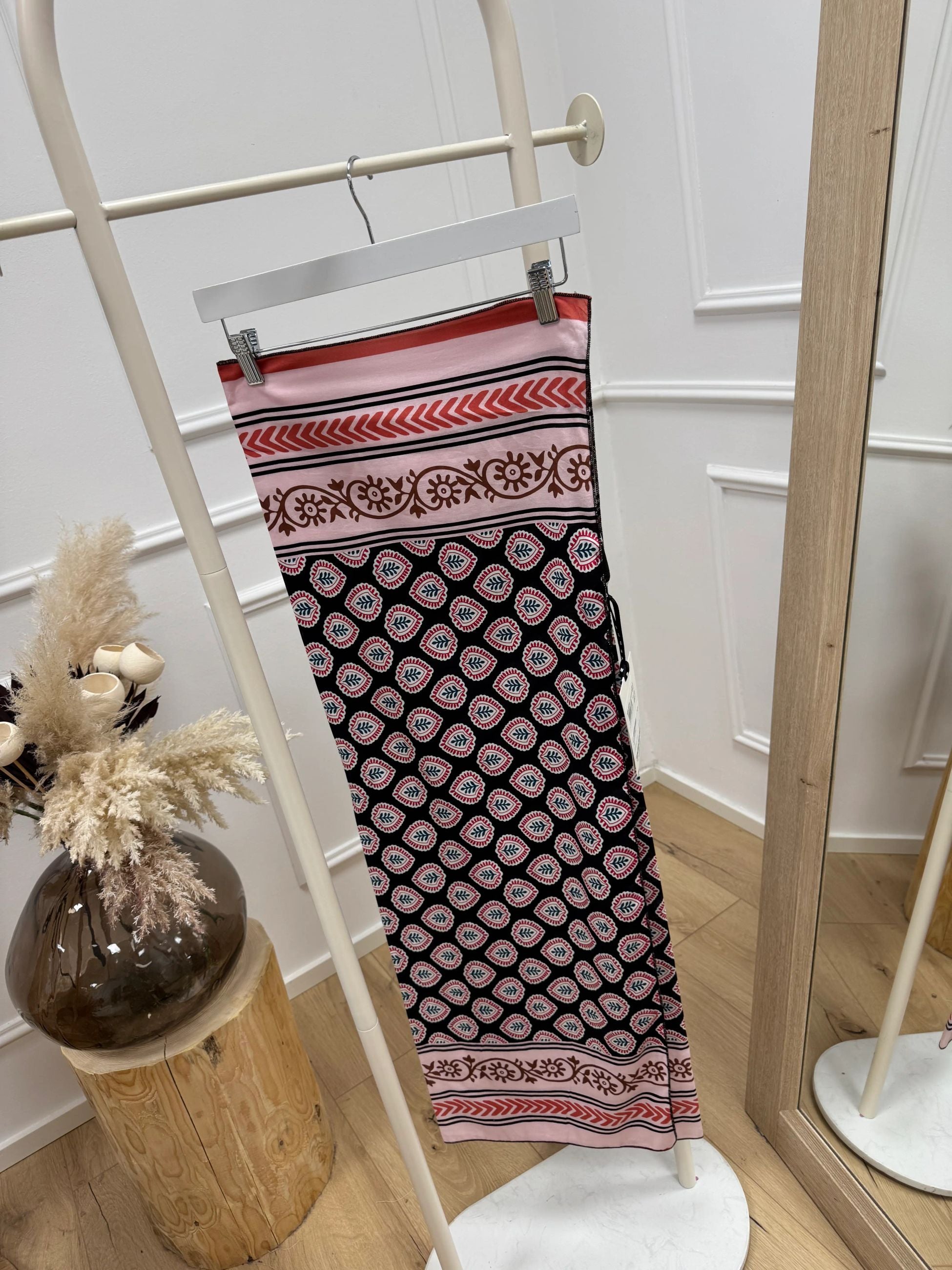 Pashmina pareo fantasia etnica rosa e nera - HaveOne