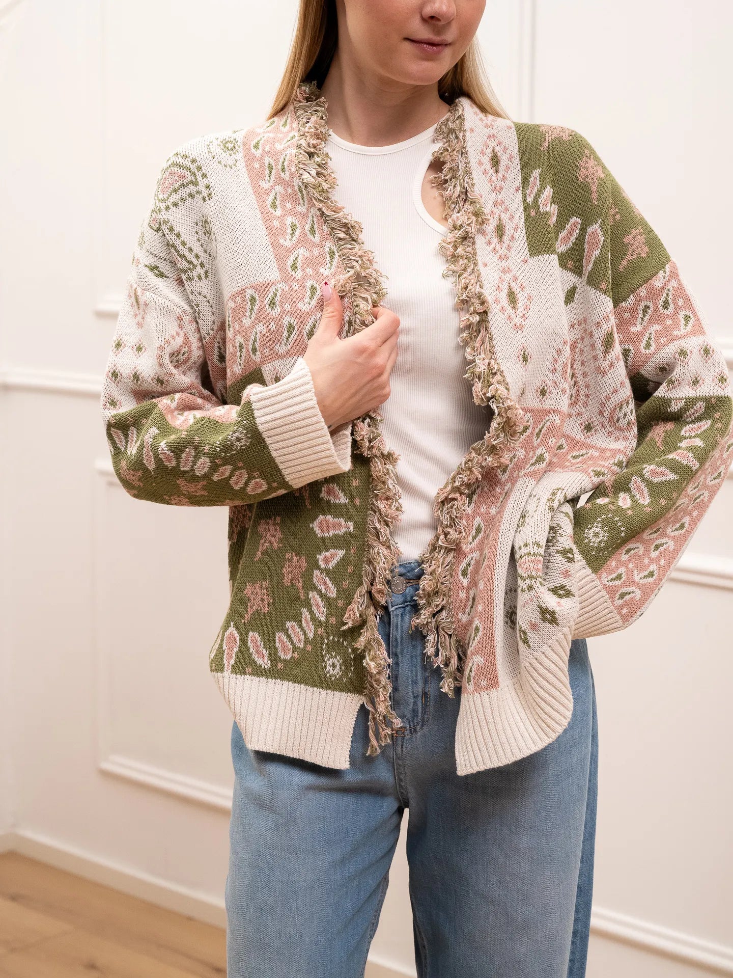 Cardigan patchwork latte, rosa e verde sfrangiato - HaveOne