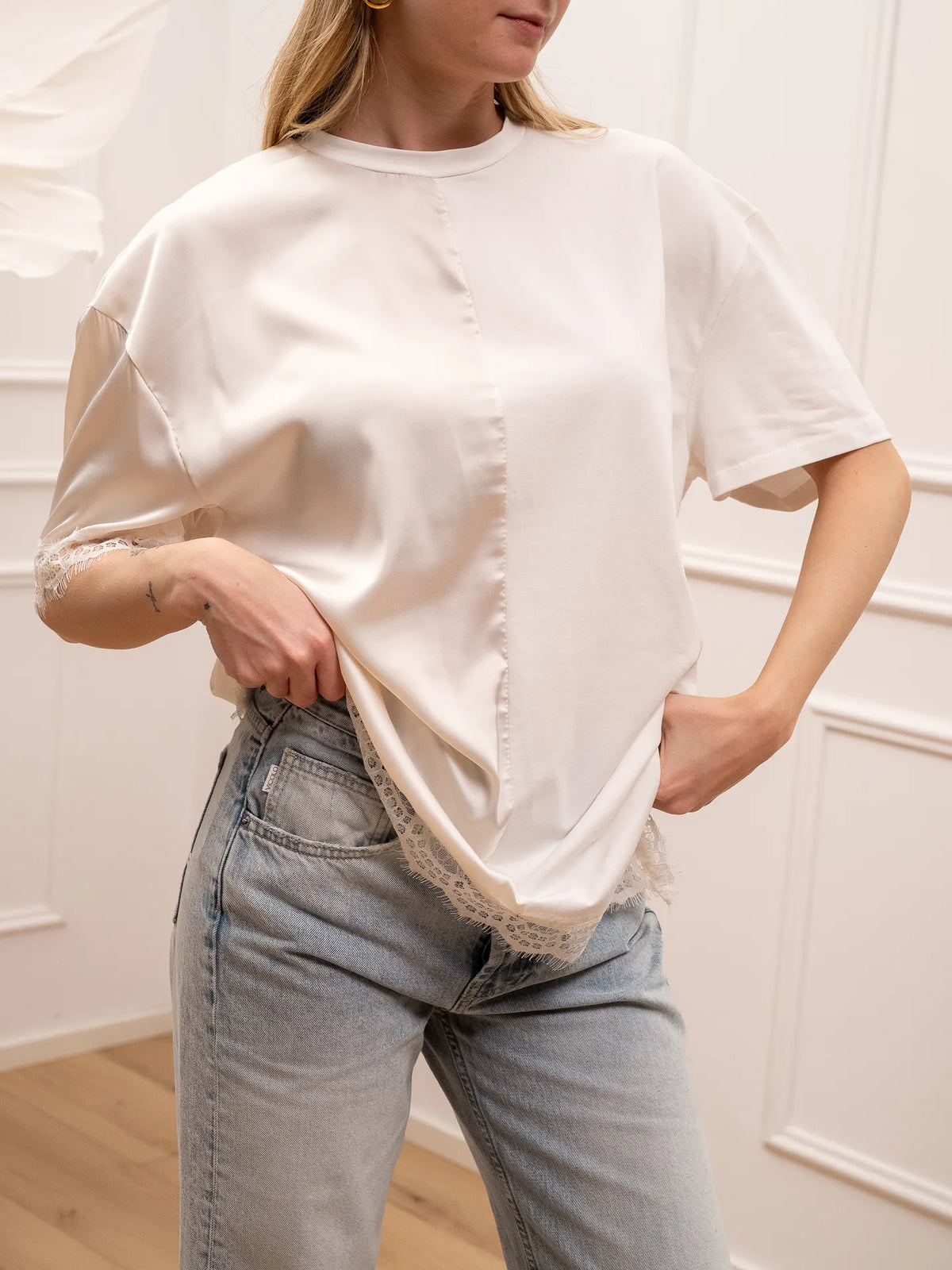 T shirt in satin e cotone bianca con pizzo - HaveOne
