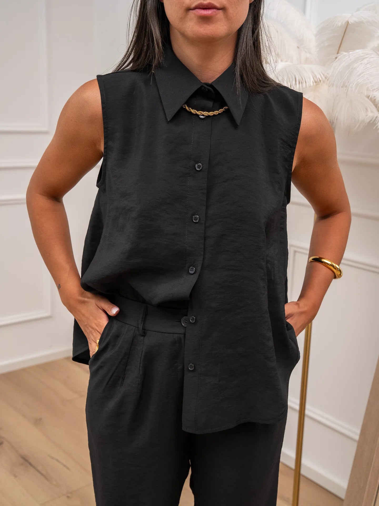 Camicia smanicata nera in modal - HaveOne