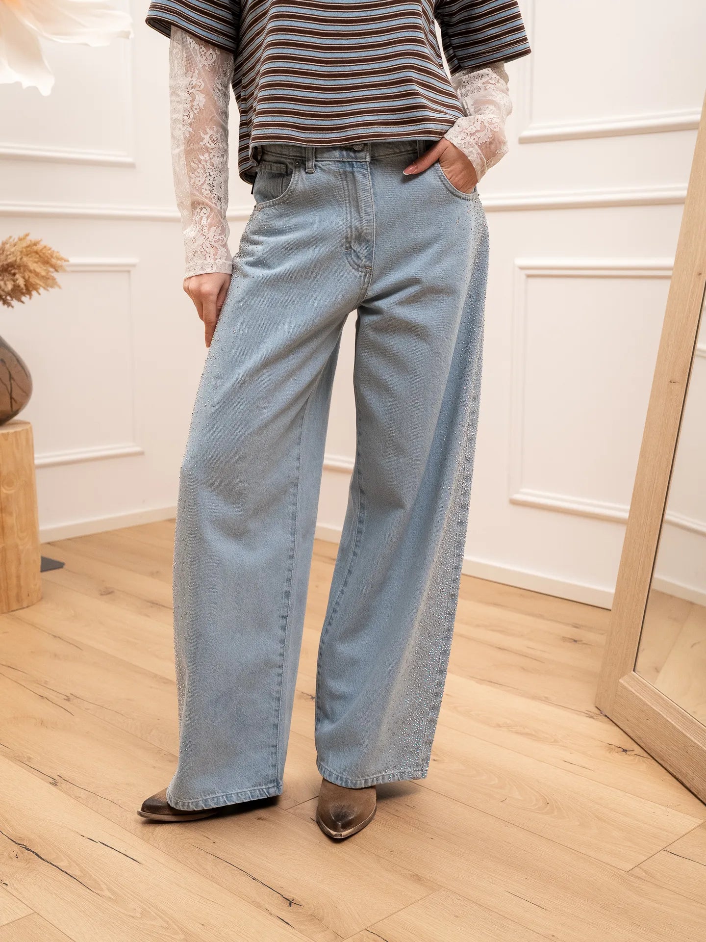 Jeans Bella denim chiaro con strass laterali - HaveOne