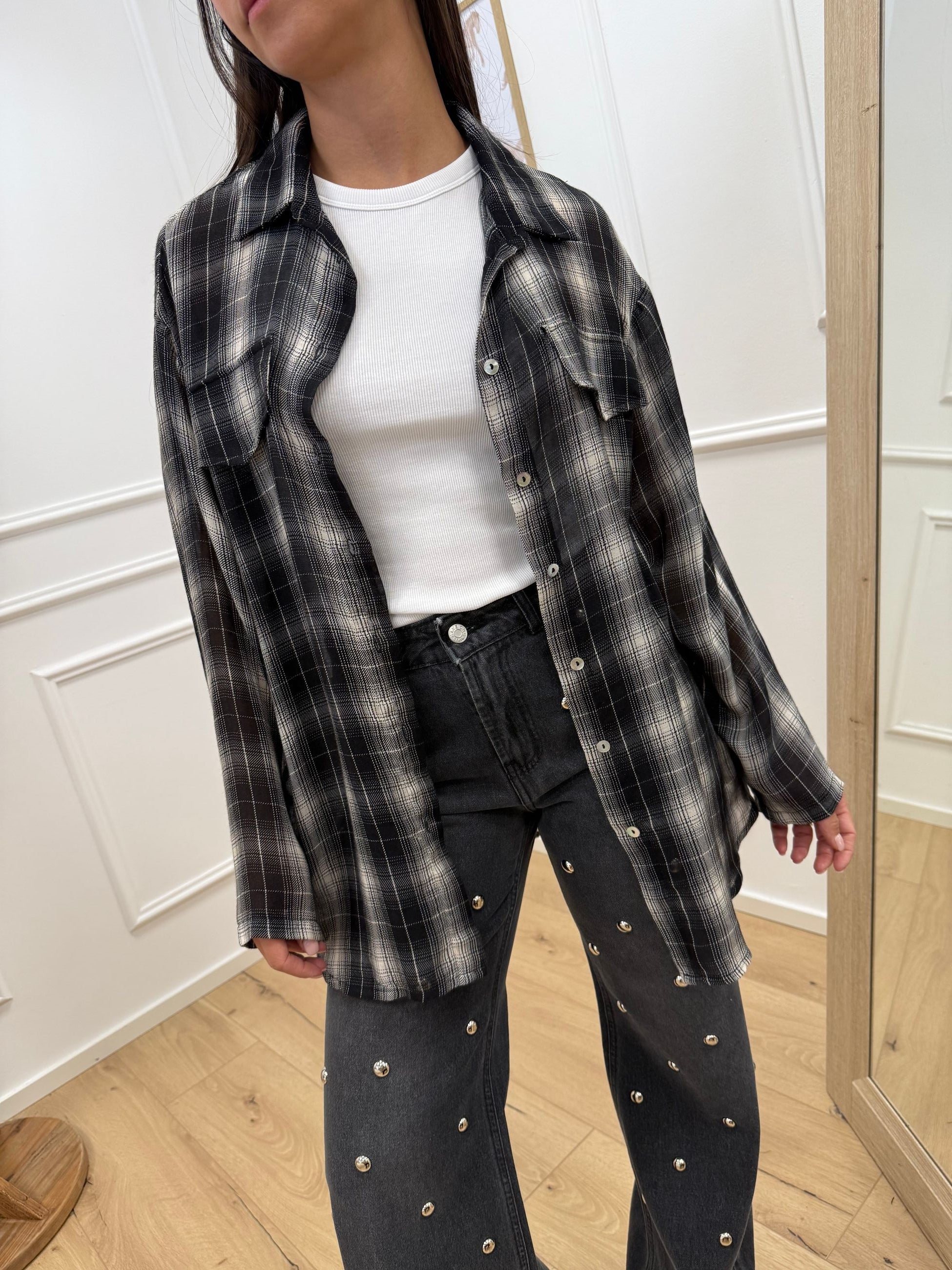 Camicia oversize bianca e nera misto lana - HaveOne
