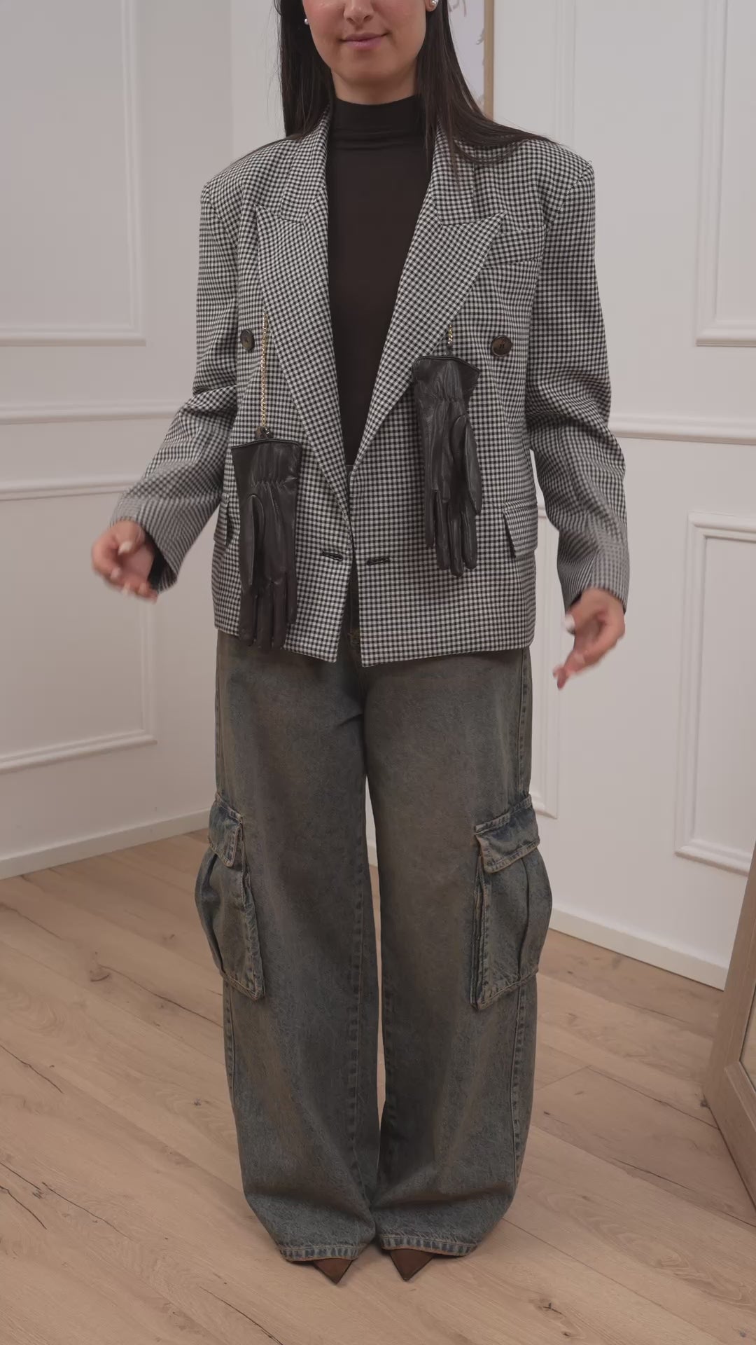 Carica video: Giacca pied de poule moro con guanti - Tensione In