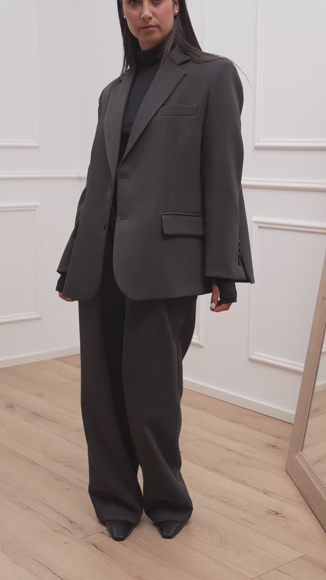 Carica video: Pantaloni Ludo piombo fiammato - Vicolo