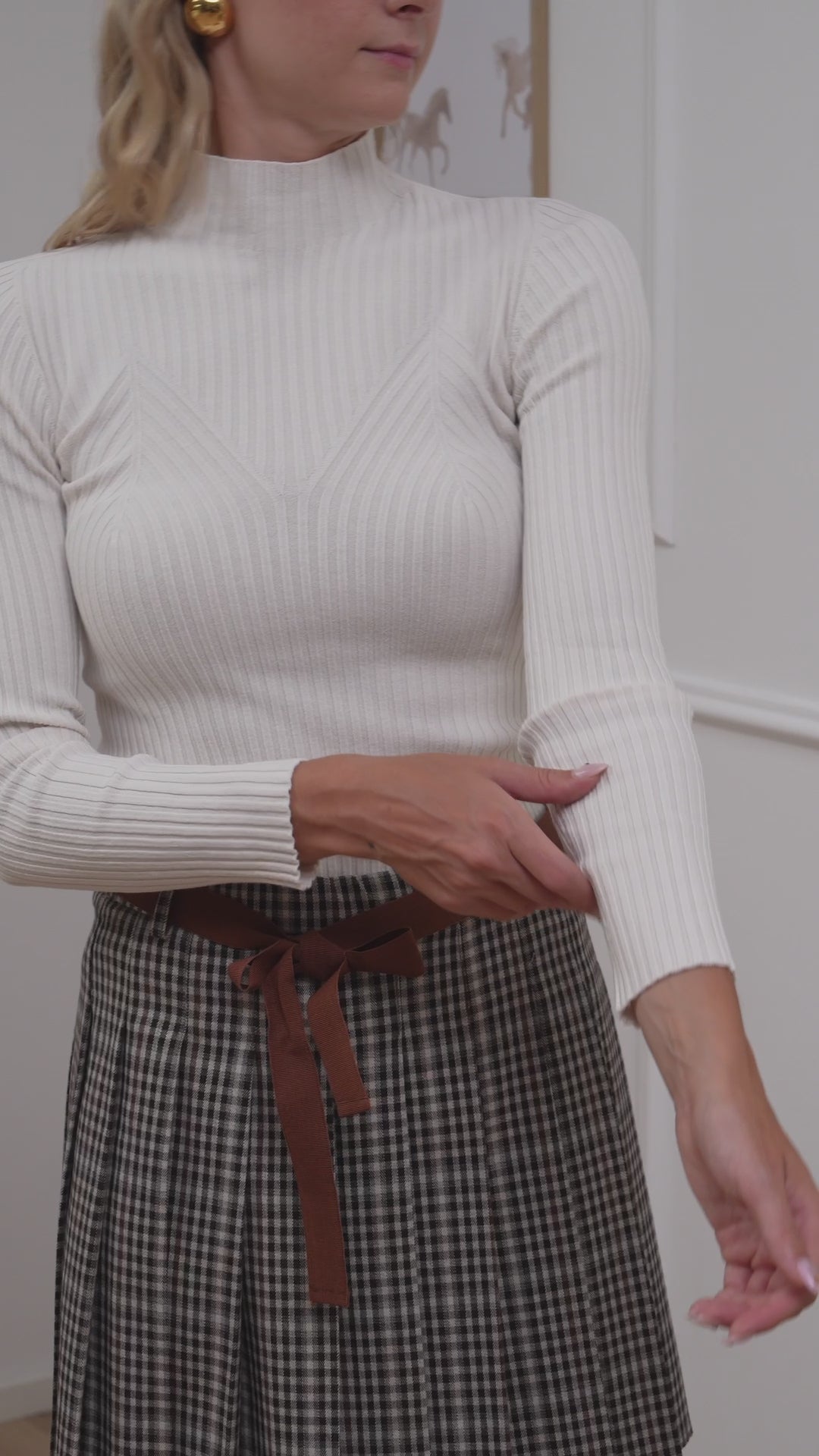 Carica video: Lupetto basic a coste avorio - Kontatto