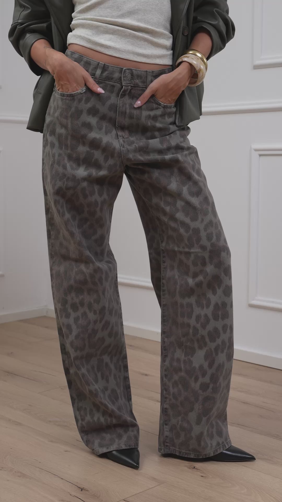 Carica video: Jeans Lizzy maku baggy fit - Aniye By