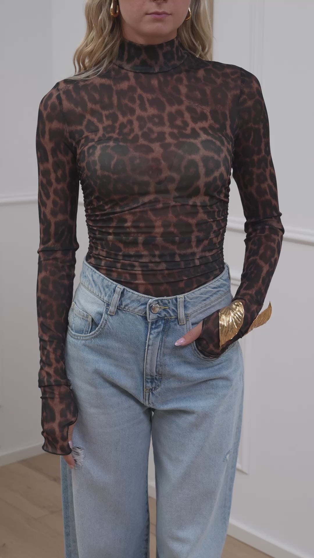 Carica video: Body Judy maku - Aniye By