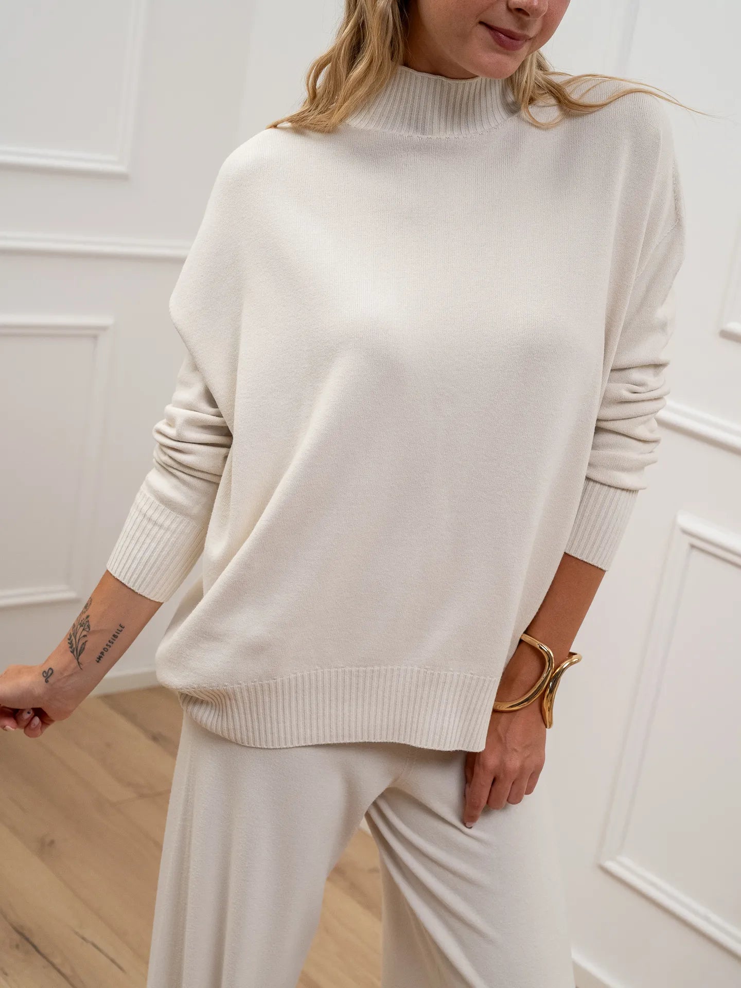 Dolcevita stondato avorio in viscosa - Kontatto