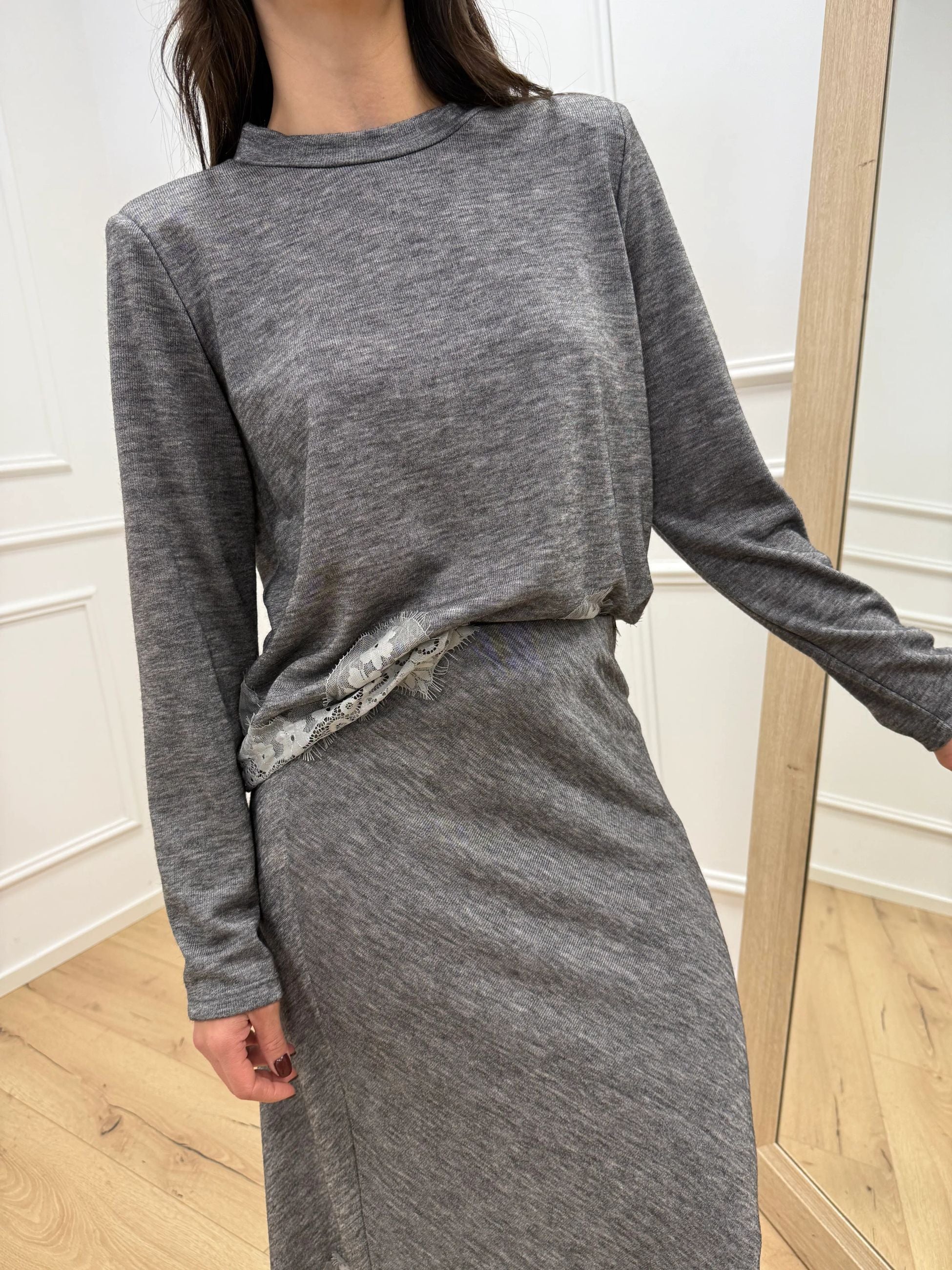Maglia grigia soft touch con pizzo - Tensione In