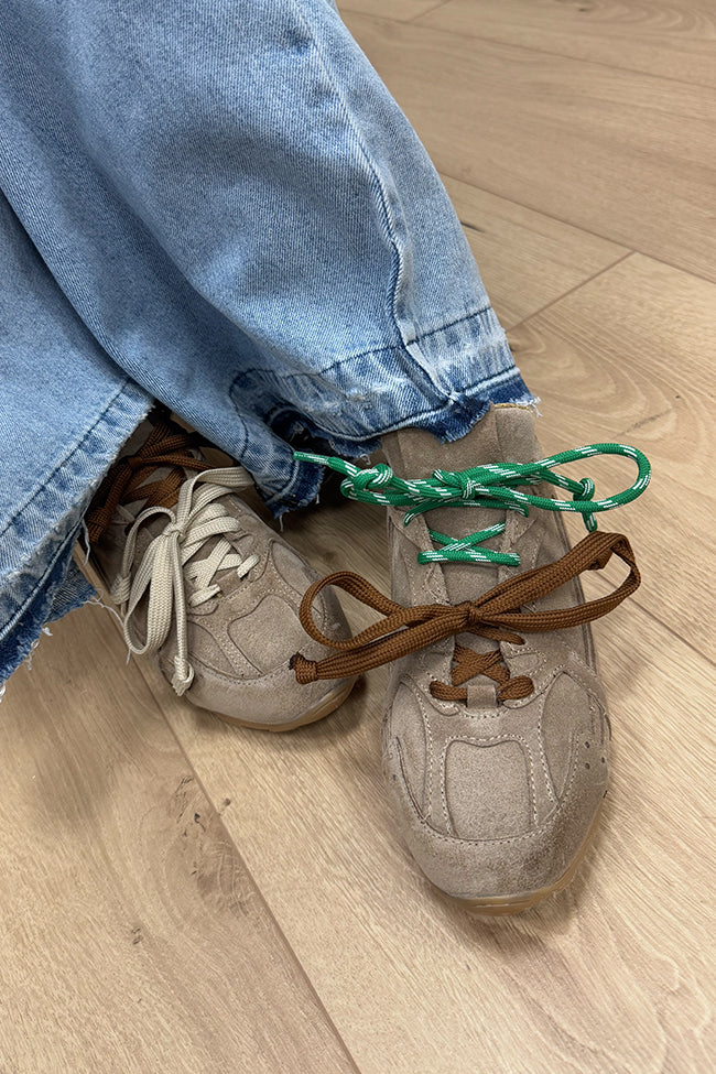 Sneakers taupe con lacci bicolore - Divine Follie