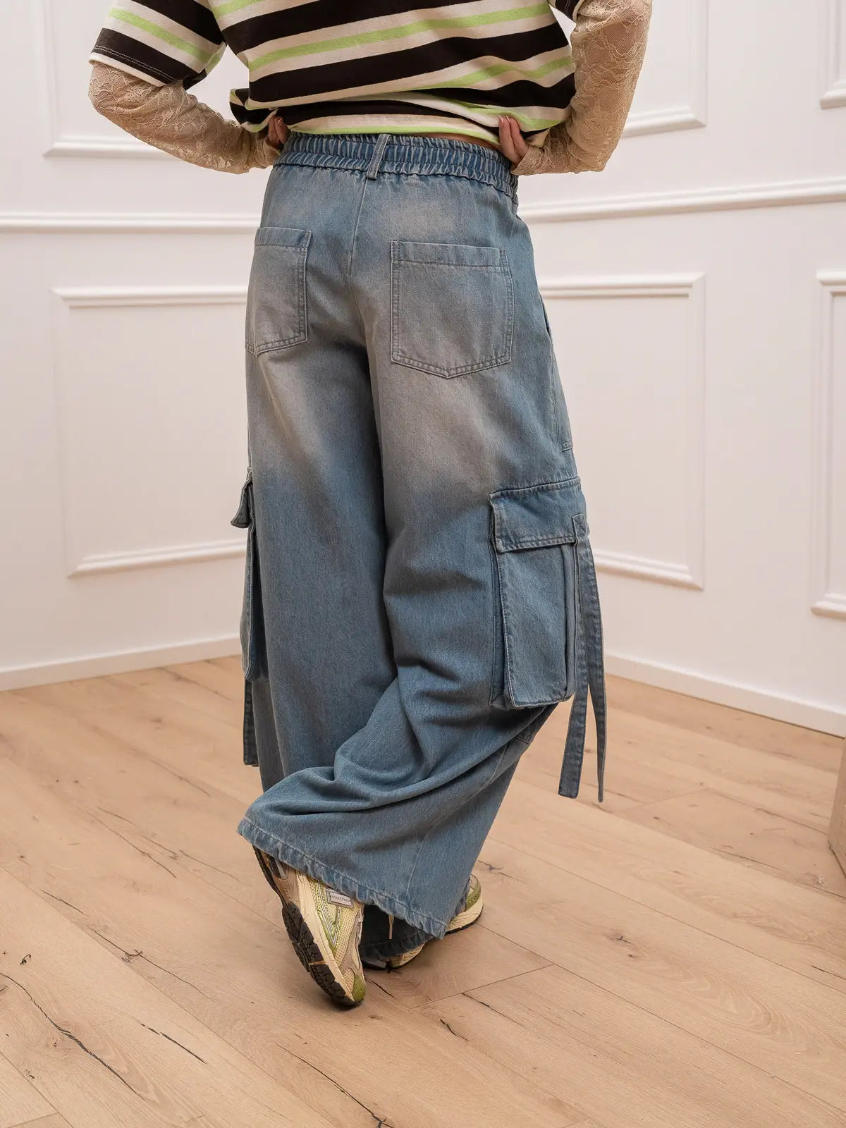 Pantaloni cargo in denim a palazzo - Tensione In