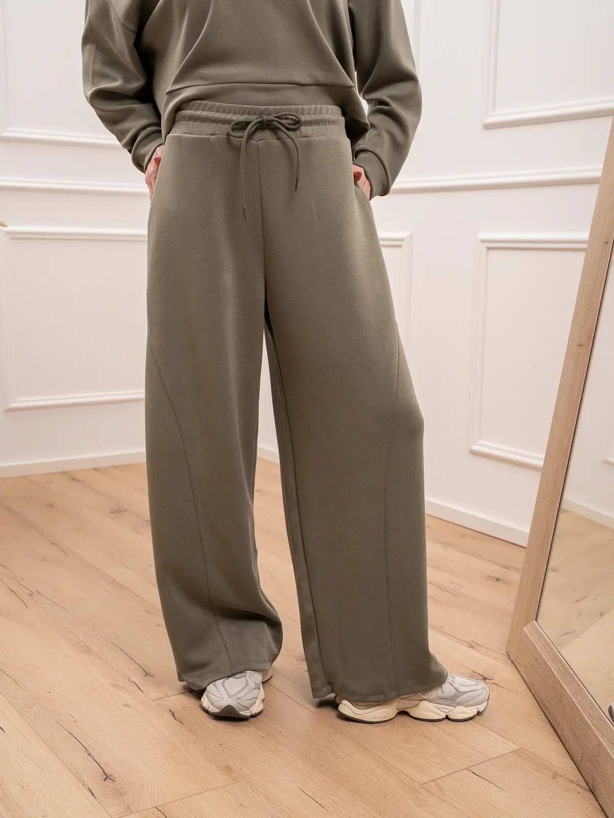 Pantaloni salvia soft touch con impunture - Kontatto