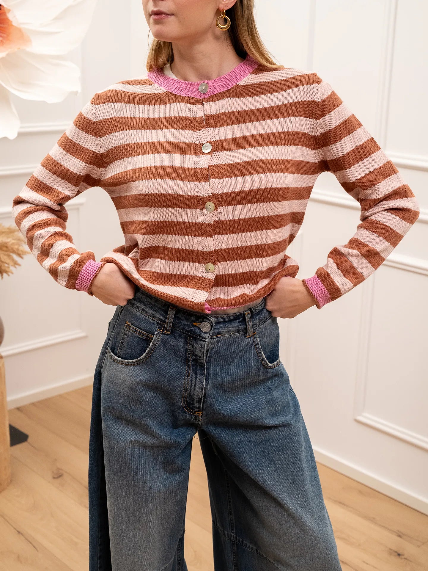 Cardigan girocollo rigato cipria, cognac e bubble con bottoni - Crispy