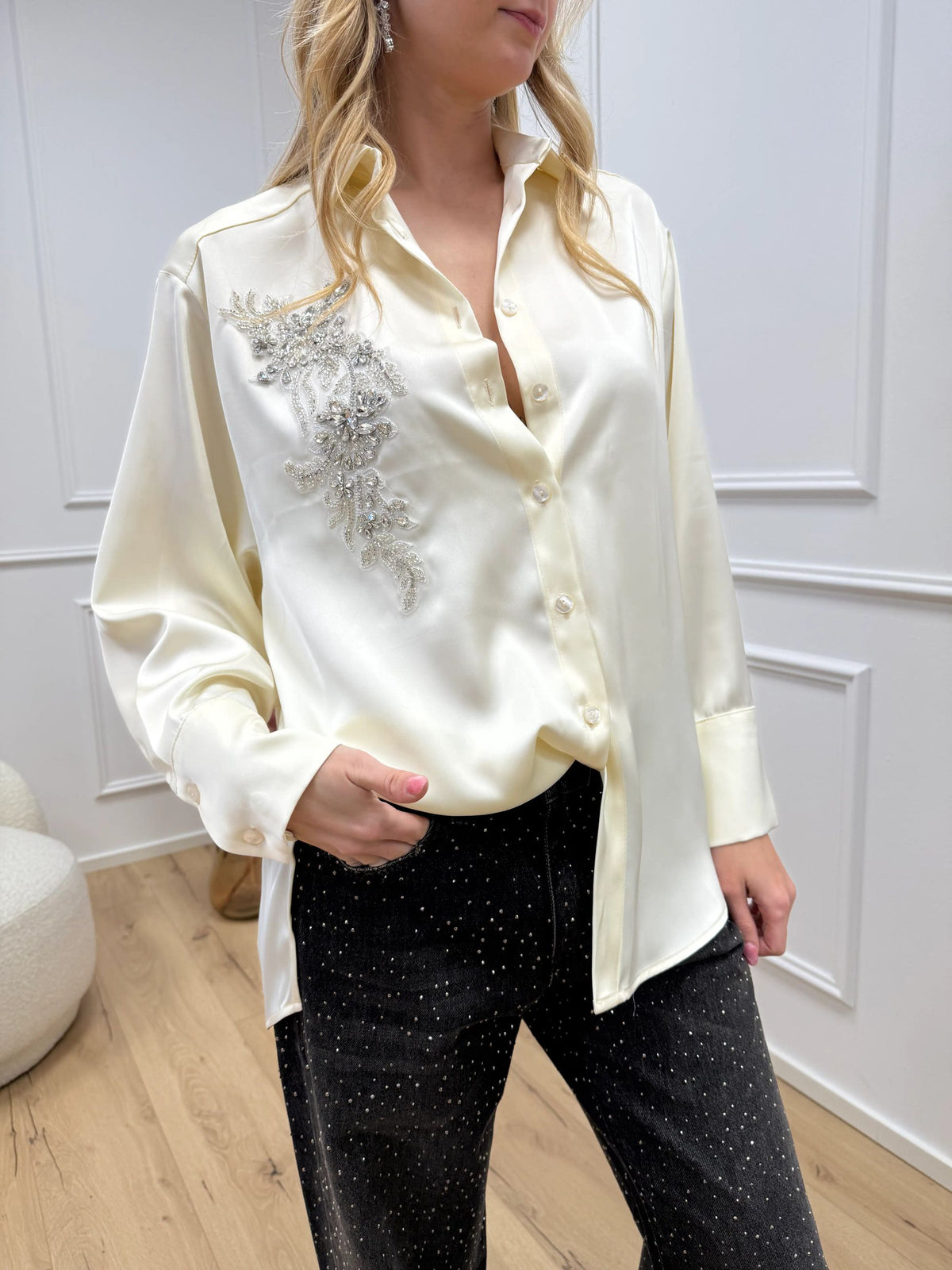 Camicia in satin burro con patch gioiello - HaveOne