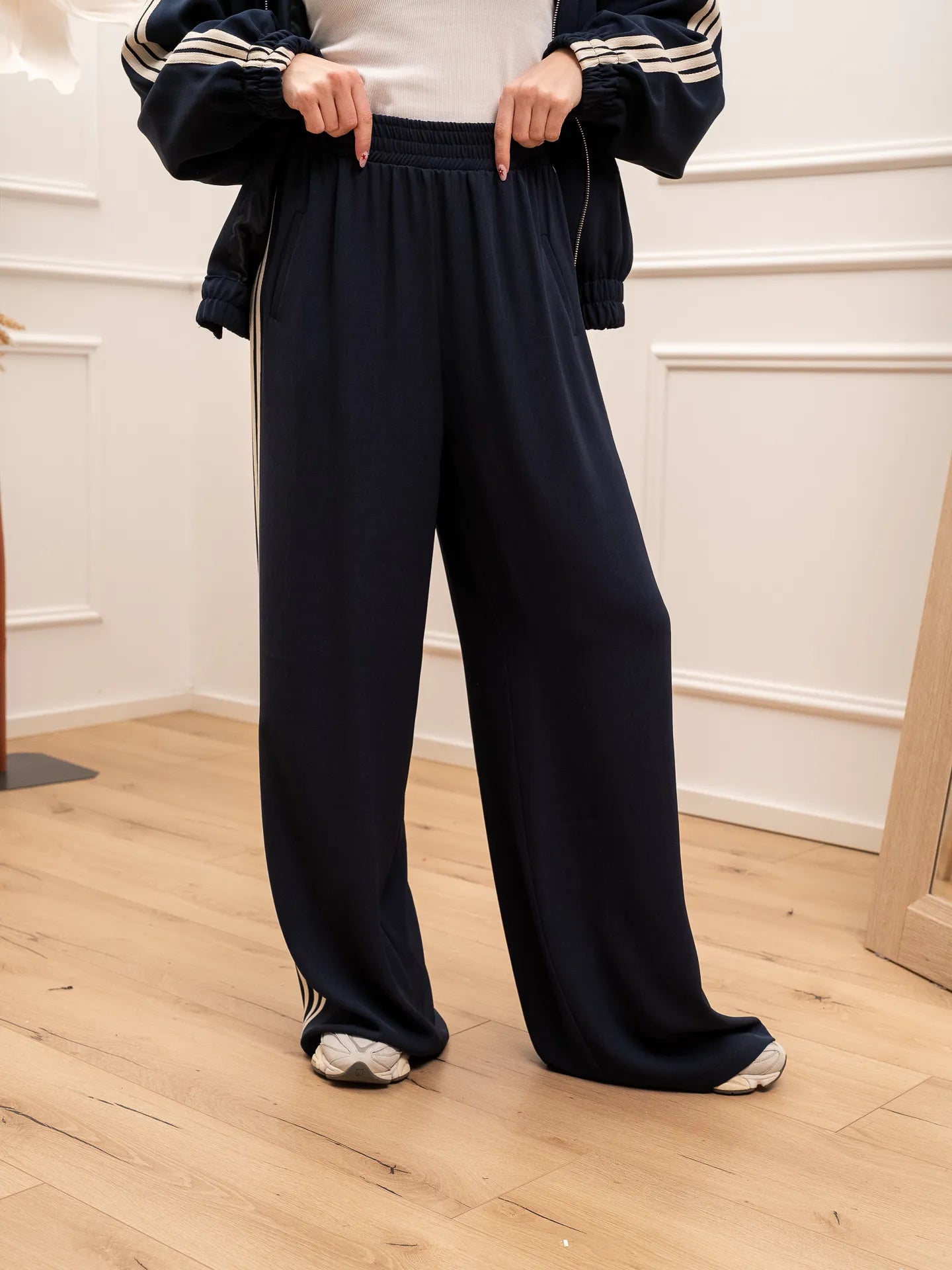 Pantaloni Sporty joggers blu con bande sportive - Tensione In