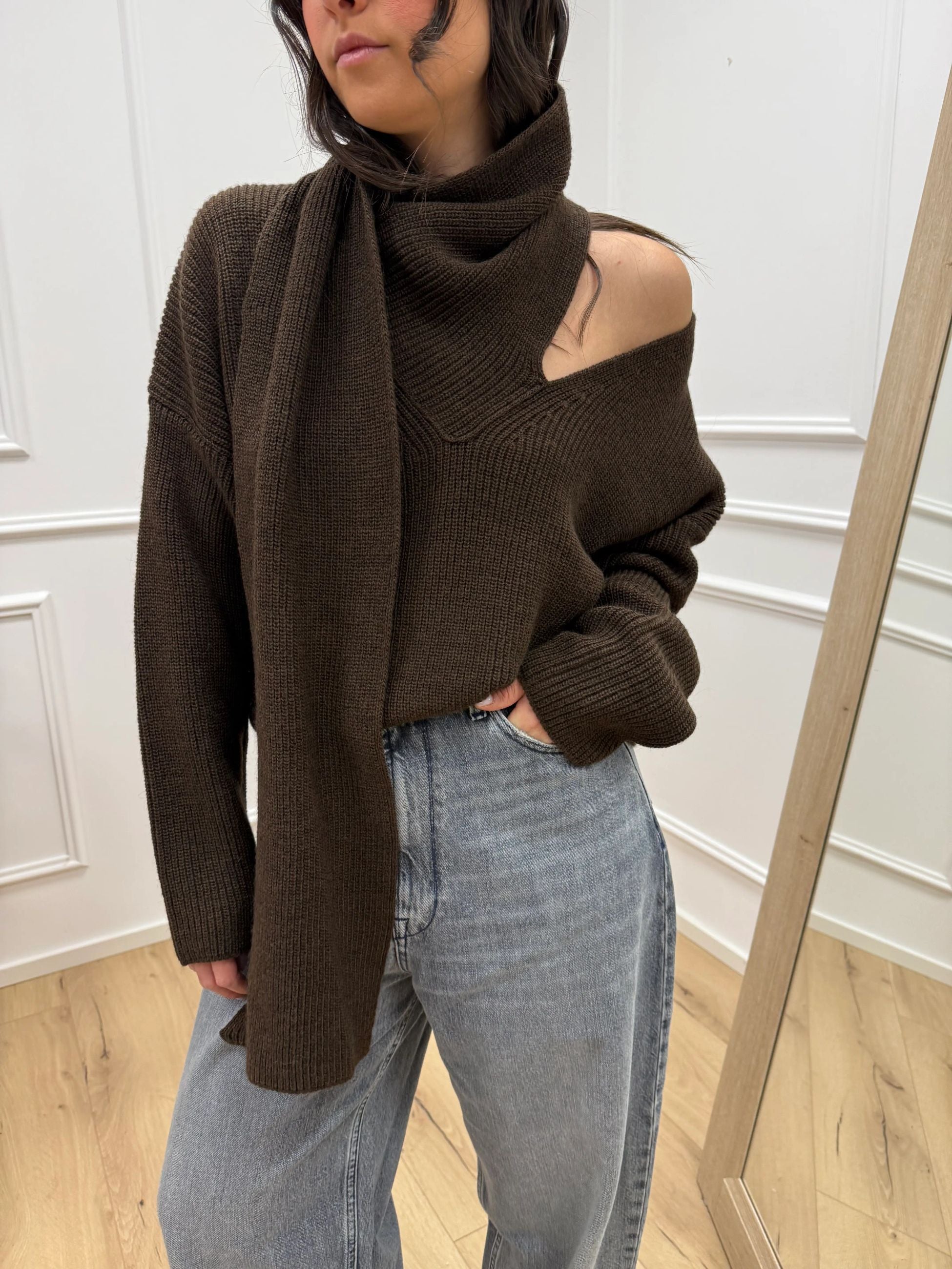 Maglia scollo a v moro con sciarpa - HaveOne