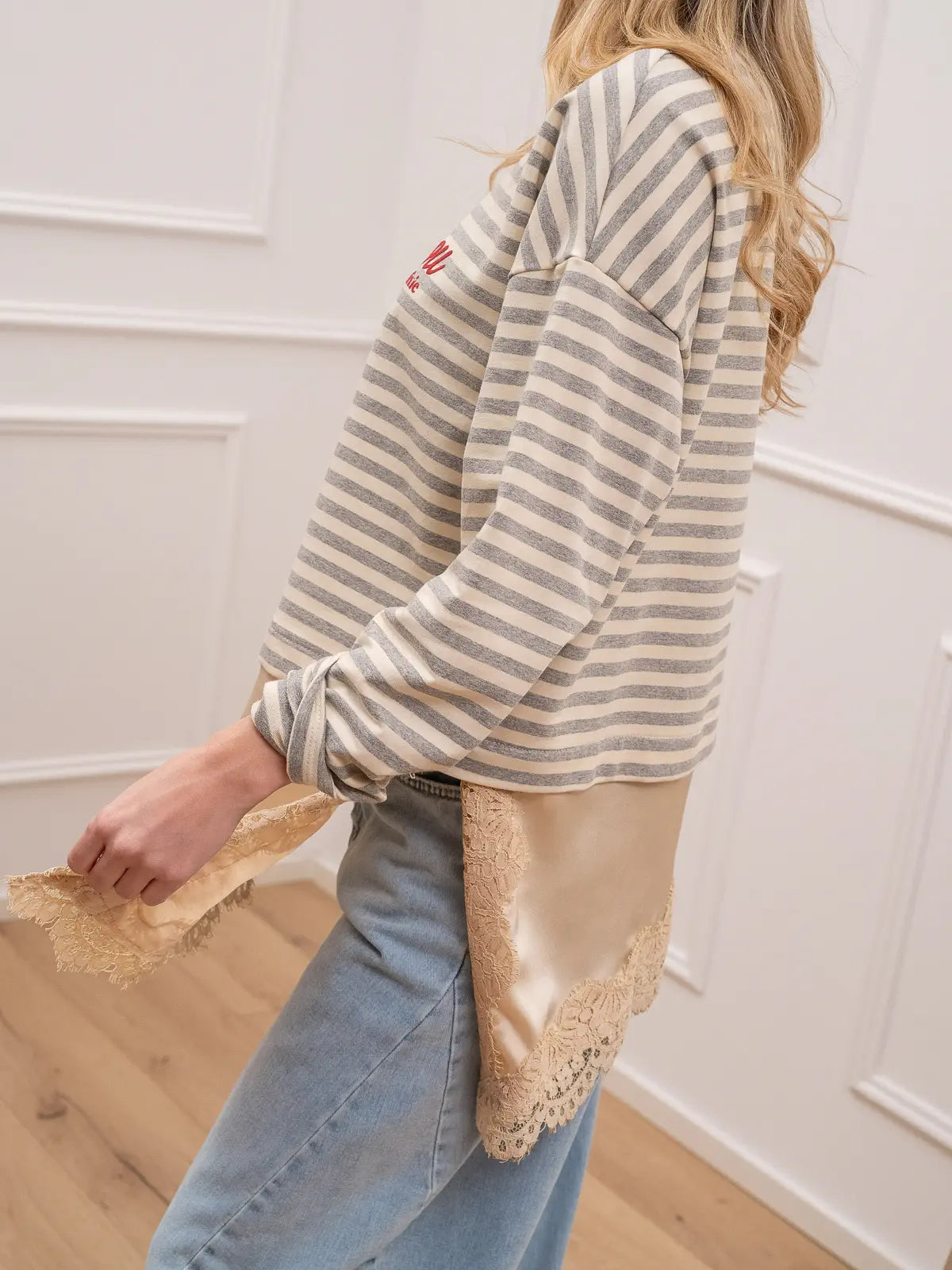 Maglia "bisou" burro e grigia con pizzo - Dixie