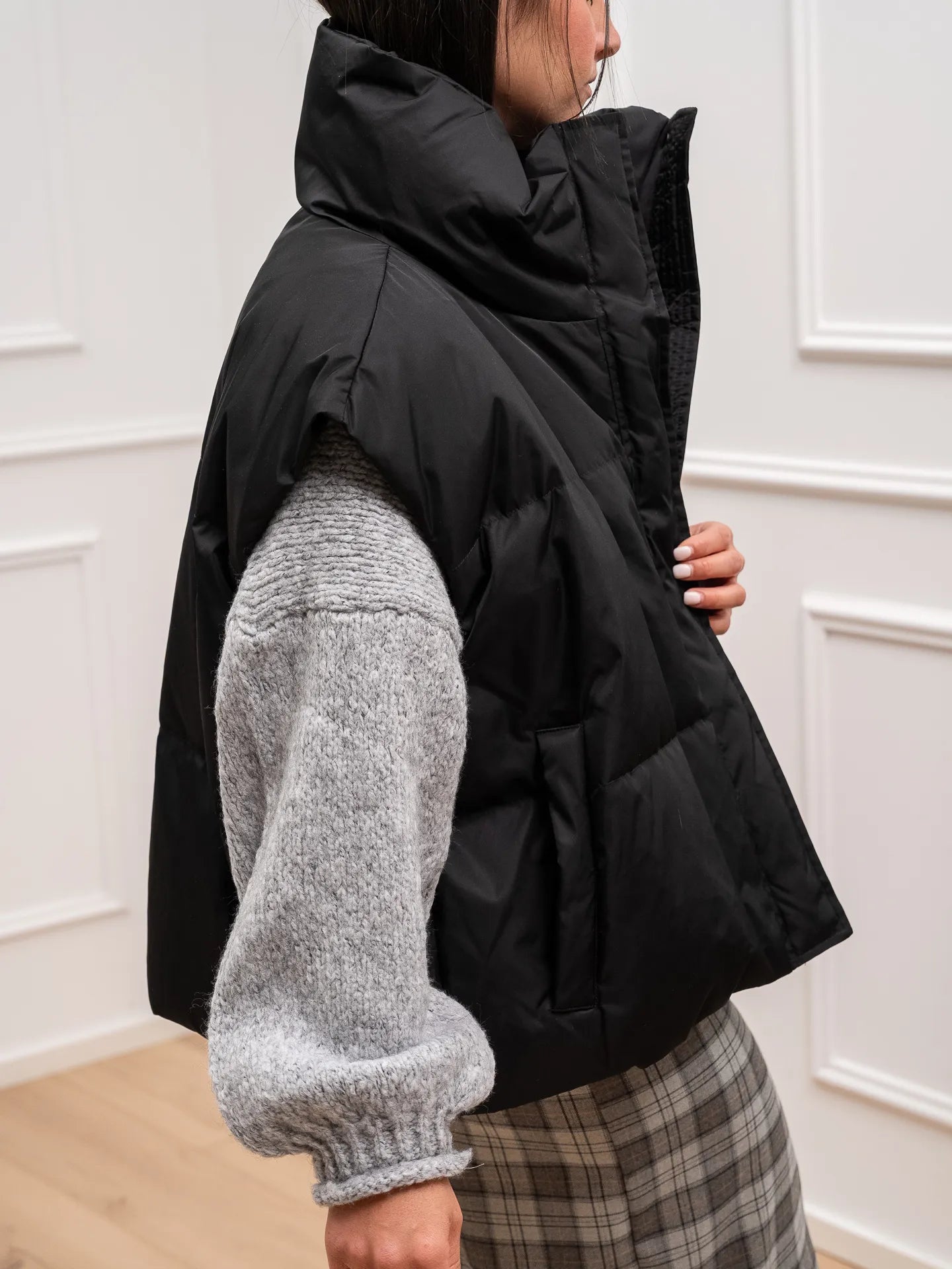 Piumino gilet smanicato nero oversize - Vicolo