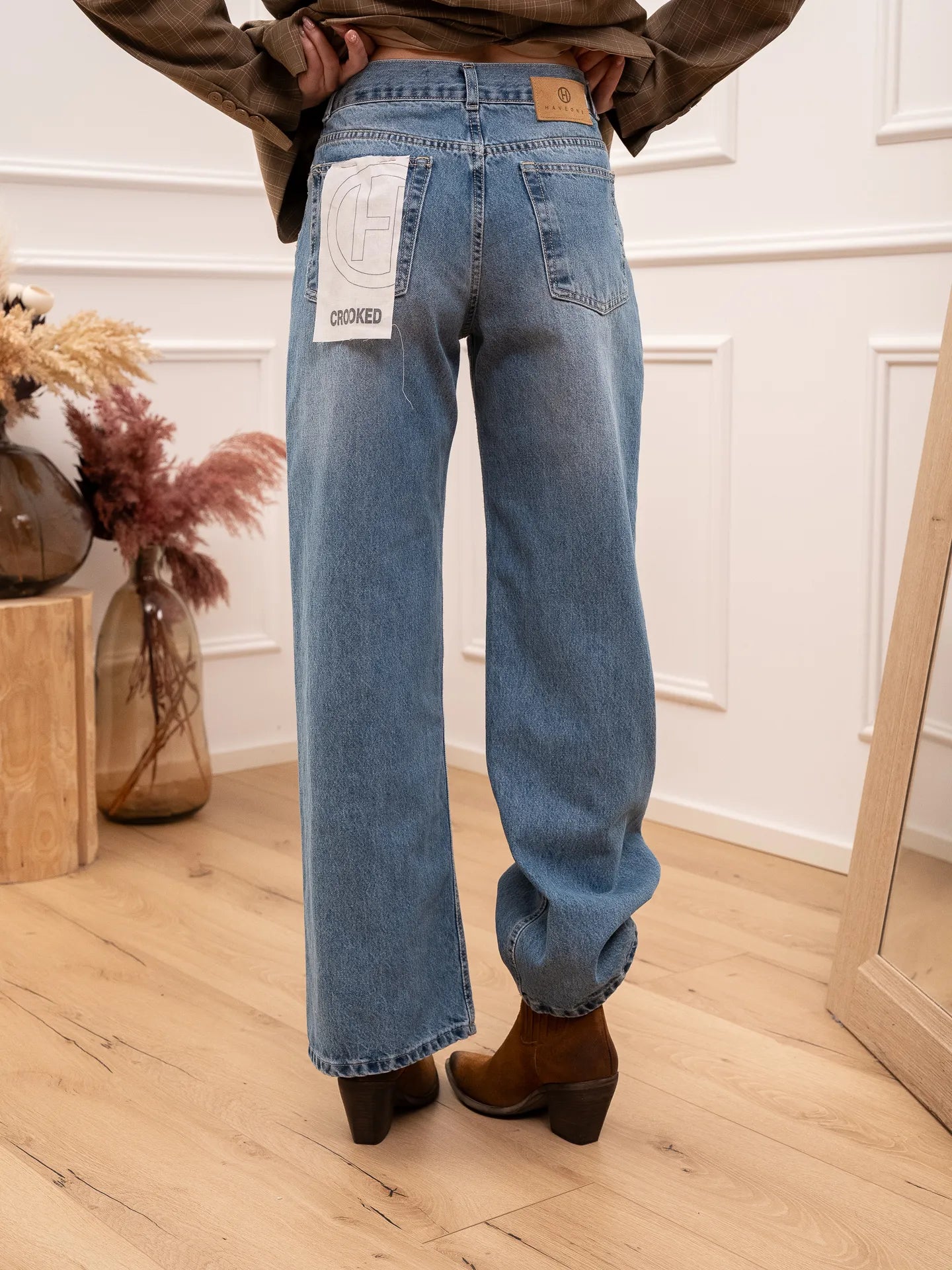 Jeans Crooked bottone laterale - HaveOne
