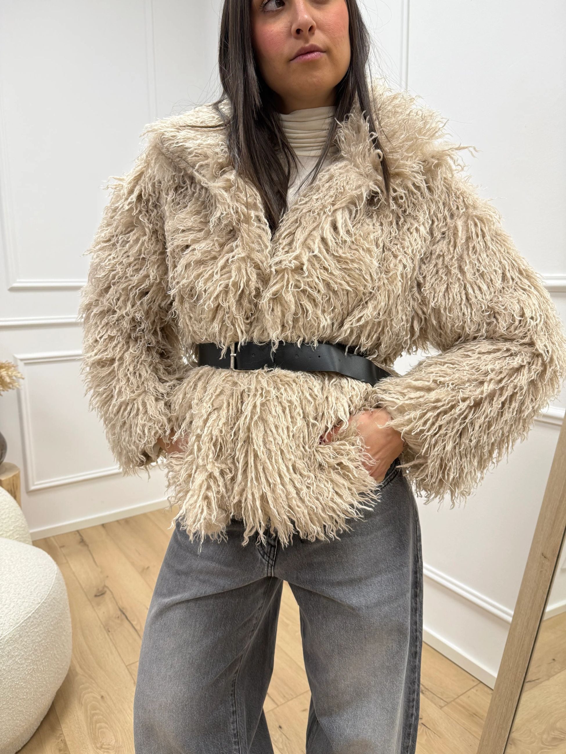 Pelliccia mongolia panna con cinta - Vicolo