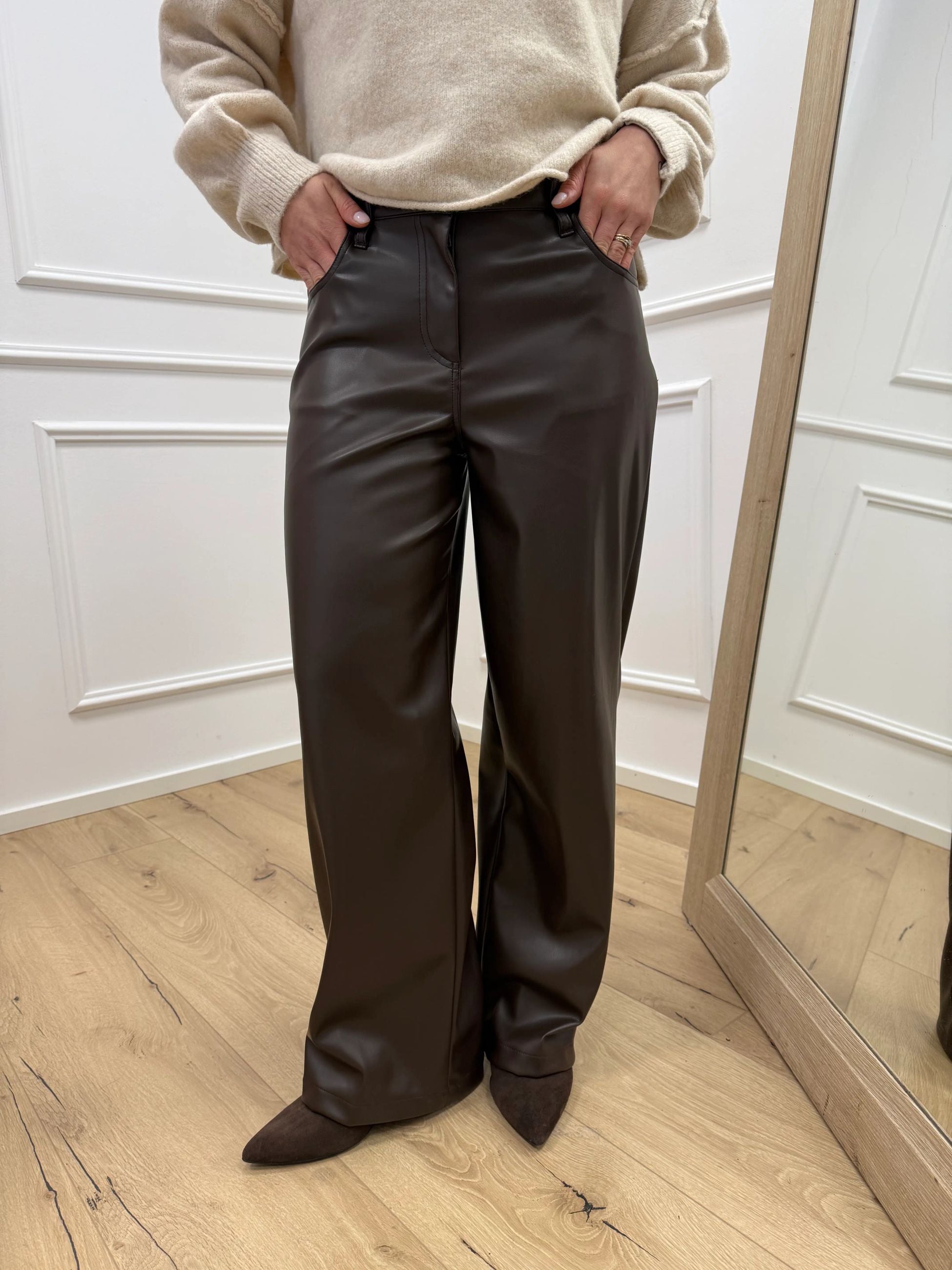 Pantaloni Bella in ecopelle moro wide leg - HaveOne