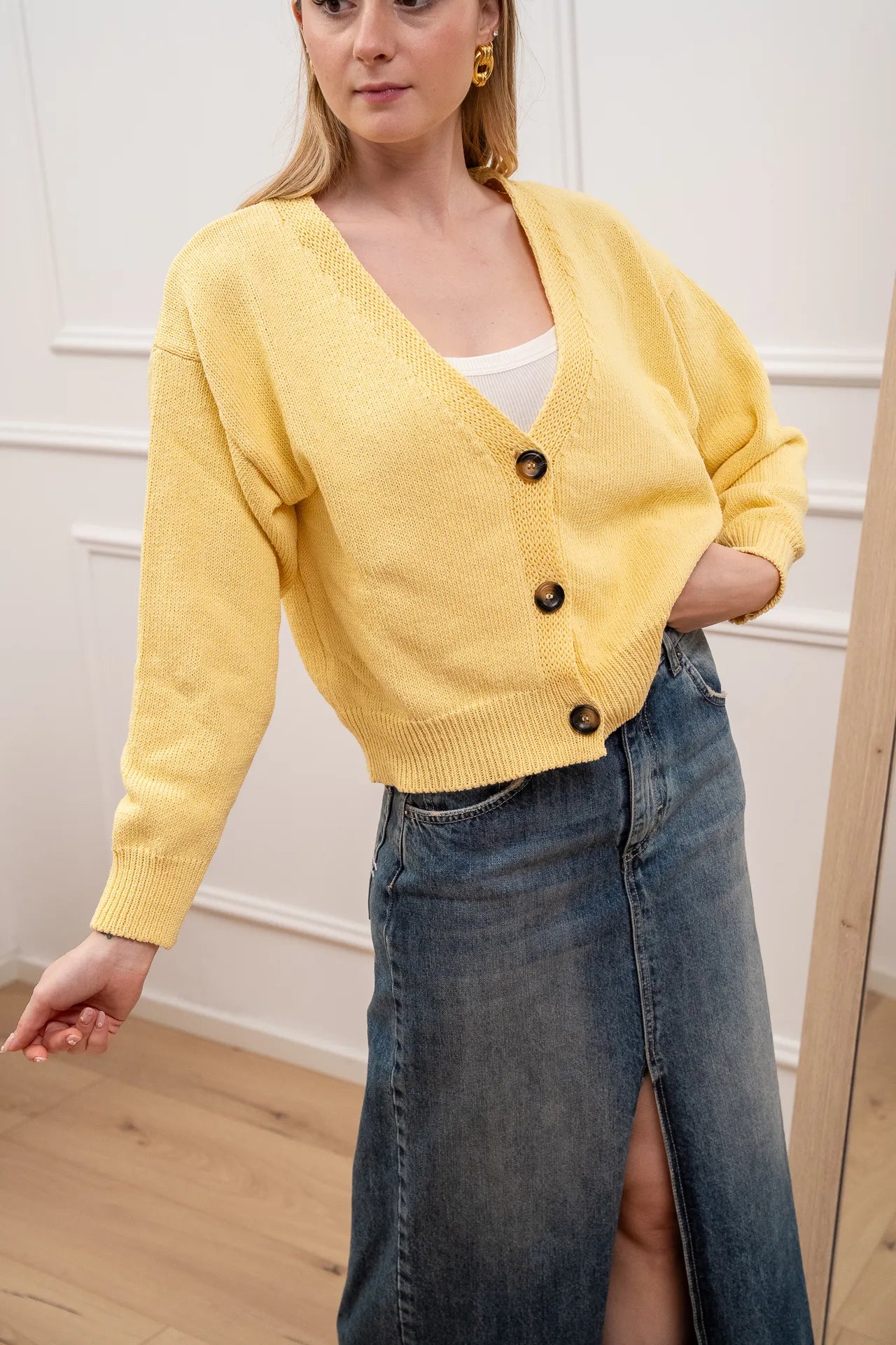 Cardigan basic giallo tre bottoni - Vicolo