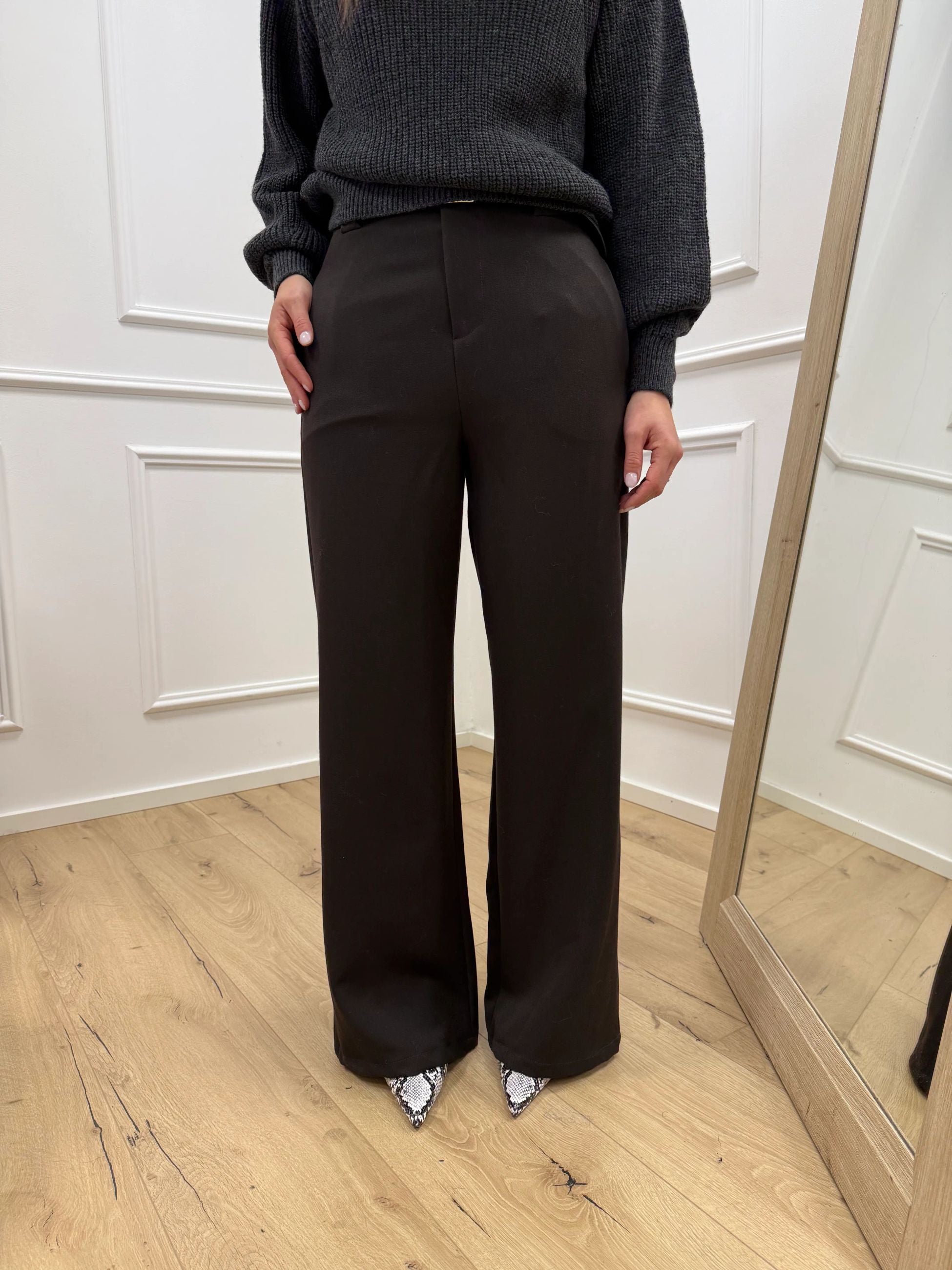 Pantaloni basic a palazzo moro con cintura - HaveOne