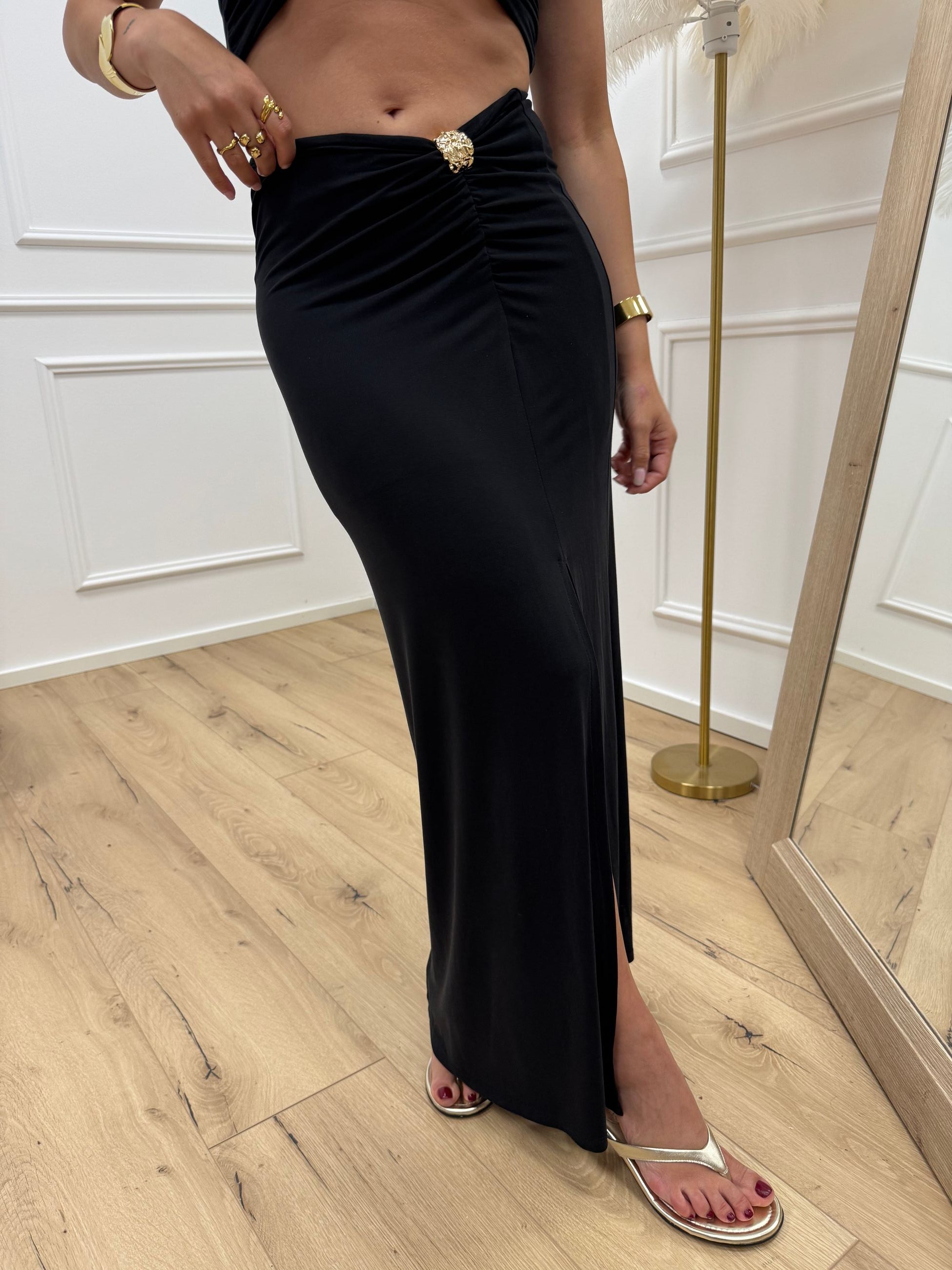 Gonna nera lunga spacco laterale con dettaglio dorato - HaveOne
