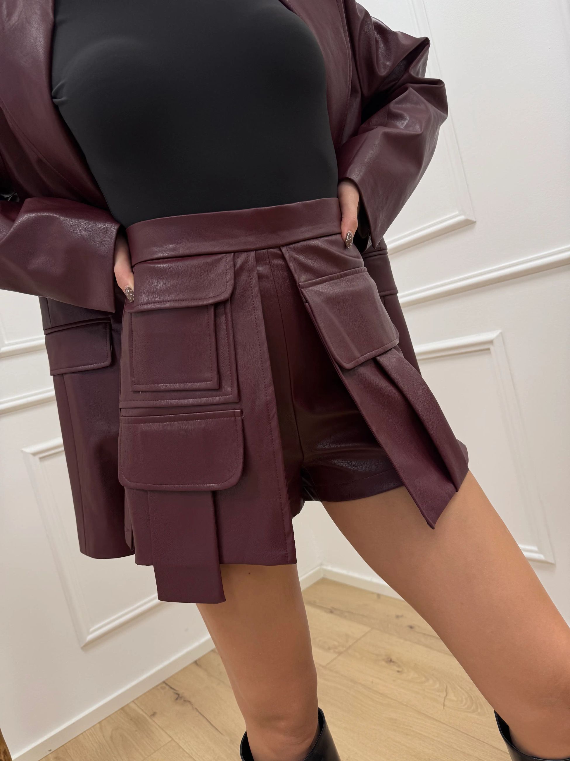 Shorts cargo in ecopelle bordeaux - Silence Limited