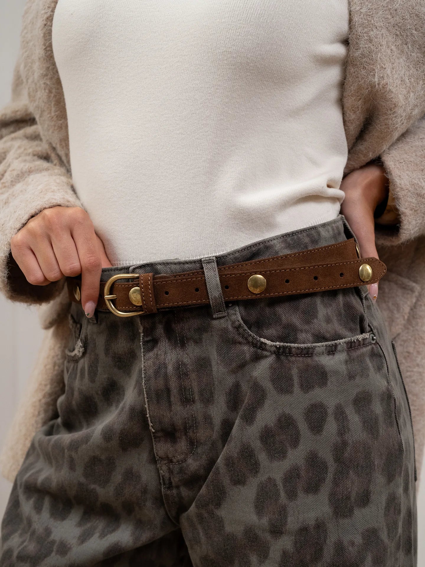 Cintura cognac borchie oro rotonde - Vicolo