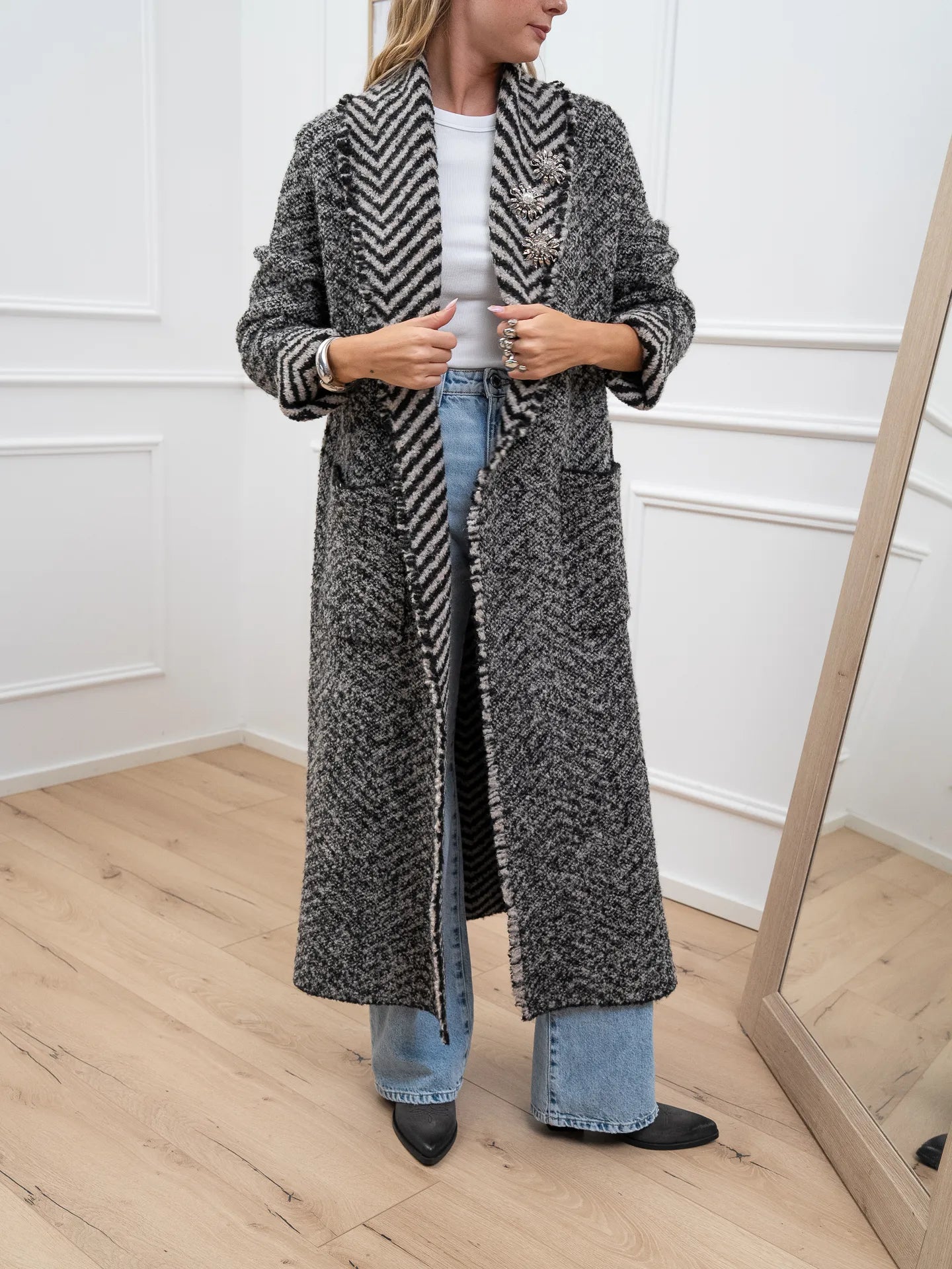 Cappotto lungo sale e pepe con spille - Vicolo