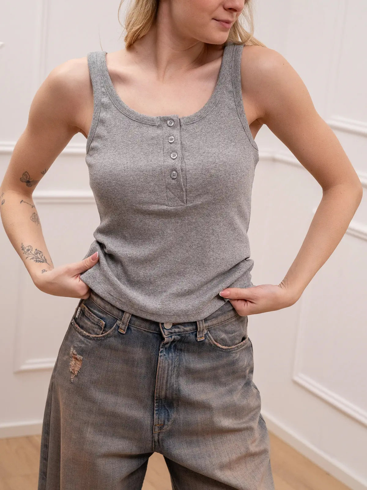 Canotta serafino grigia etichetta logo sul retro - HaveOne