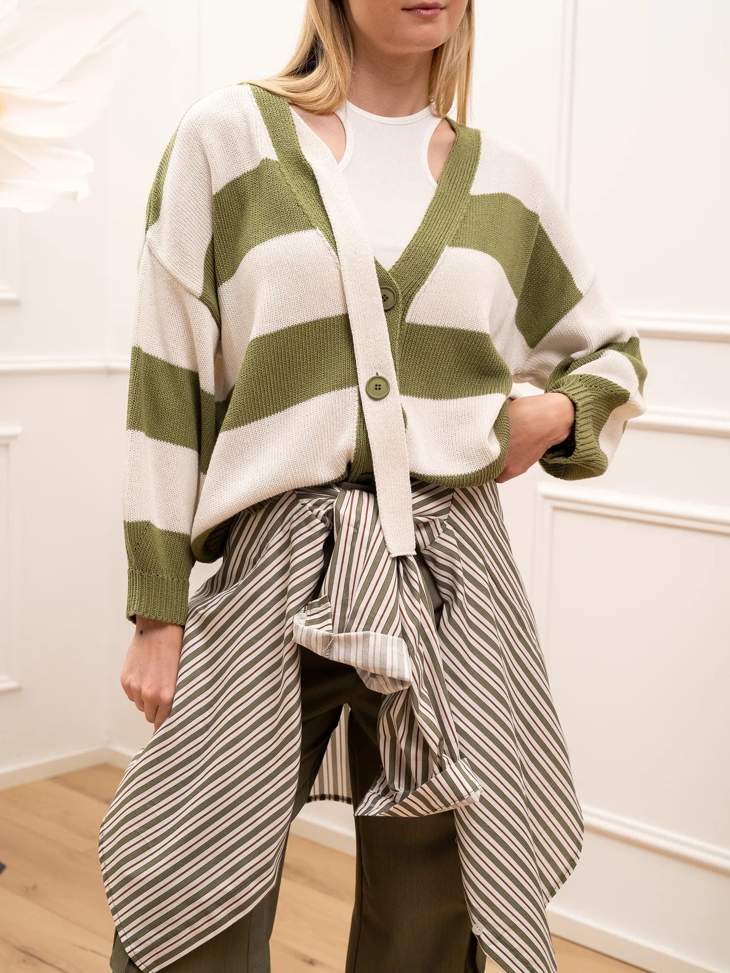 Cardigan morbido rigato verde e latte con laccio - HaveOne