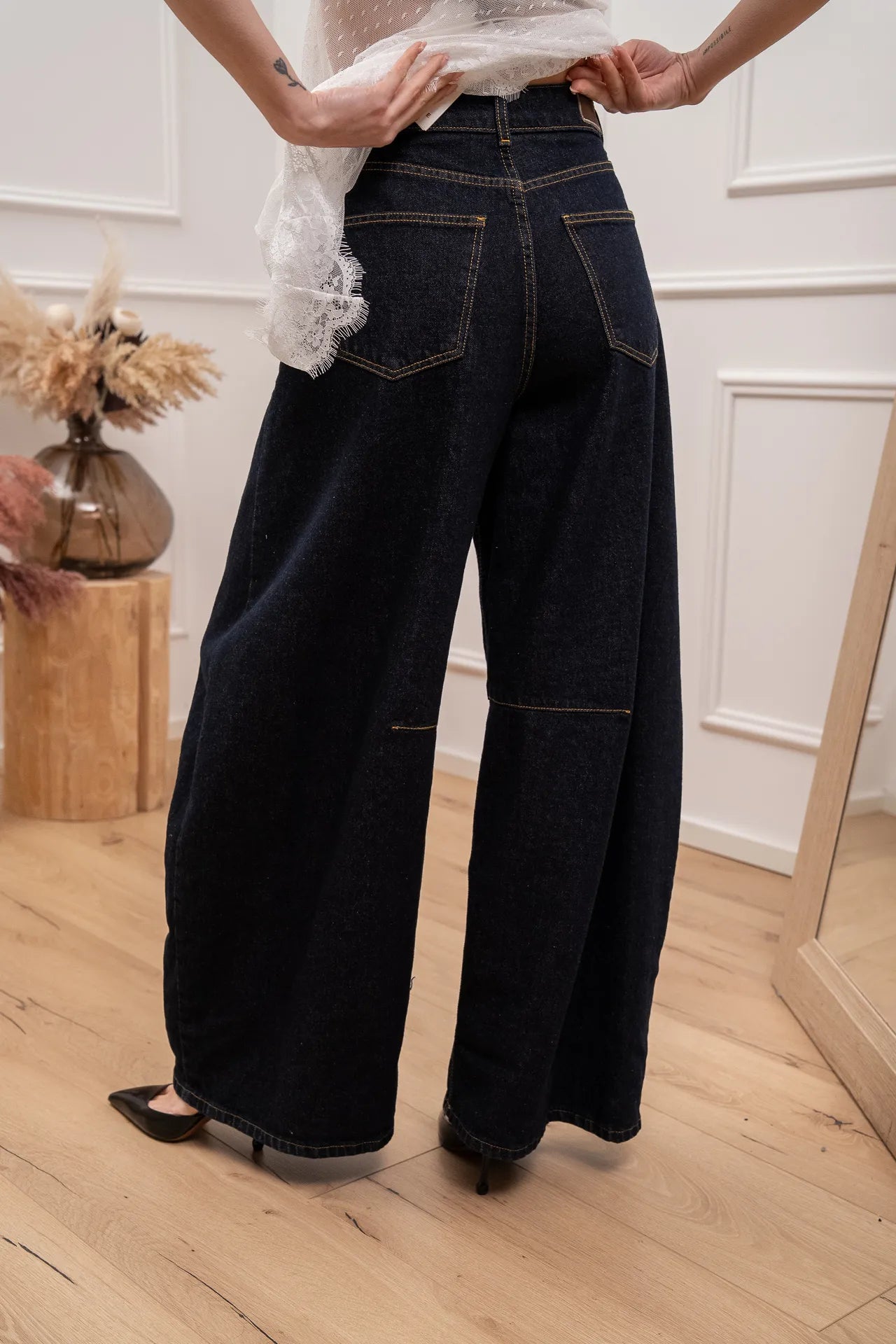 Jeans Louvre denim scuro barrel fit cuciture camel - Tensione In