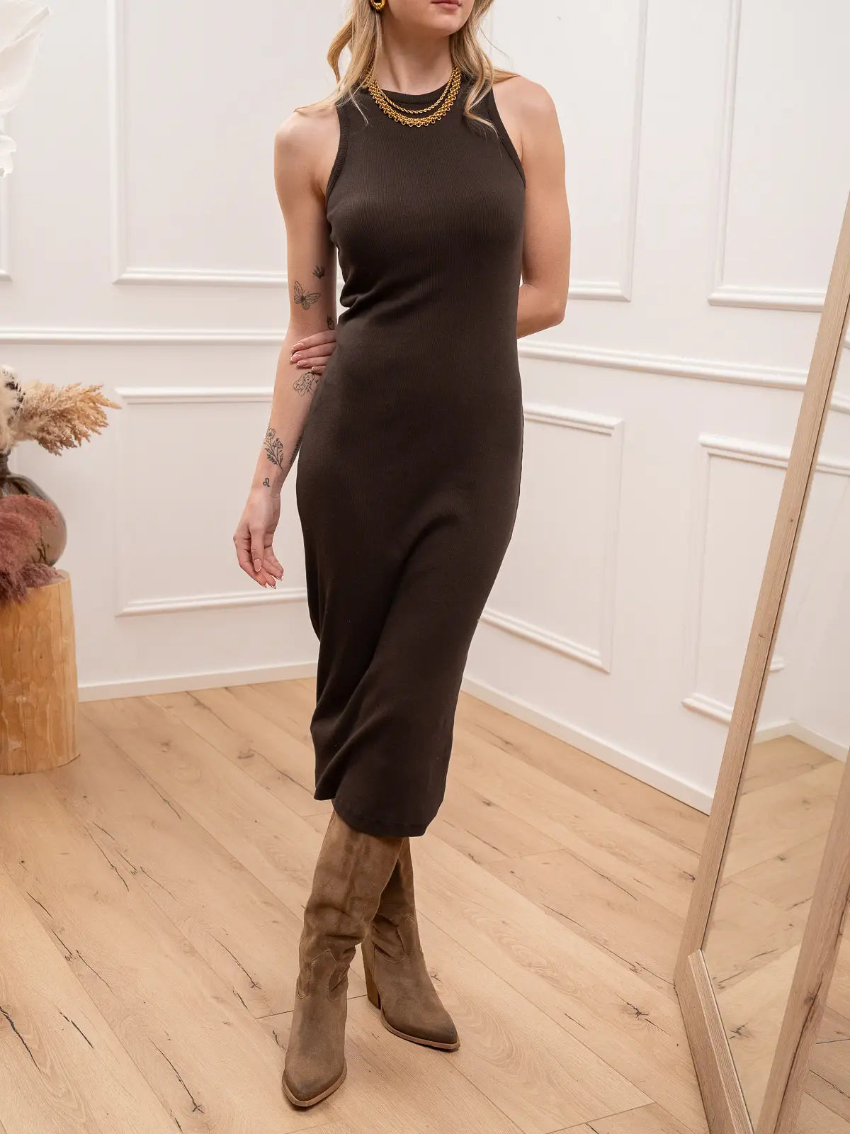 Vestito Greta cioccolato a costine - Vicolo