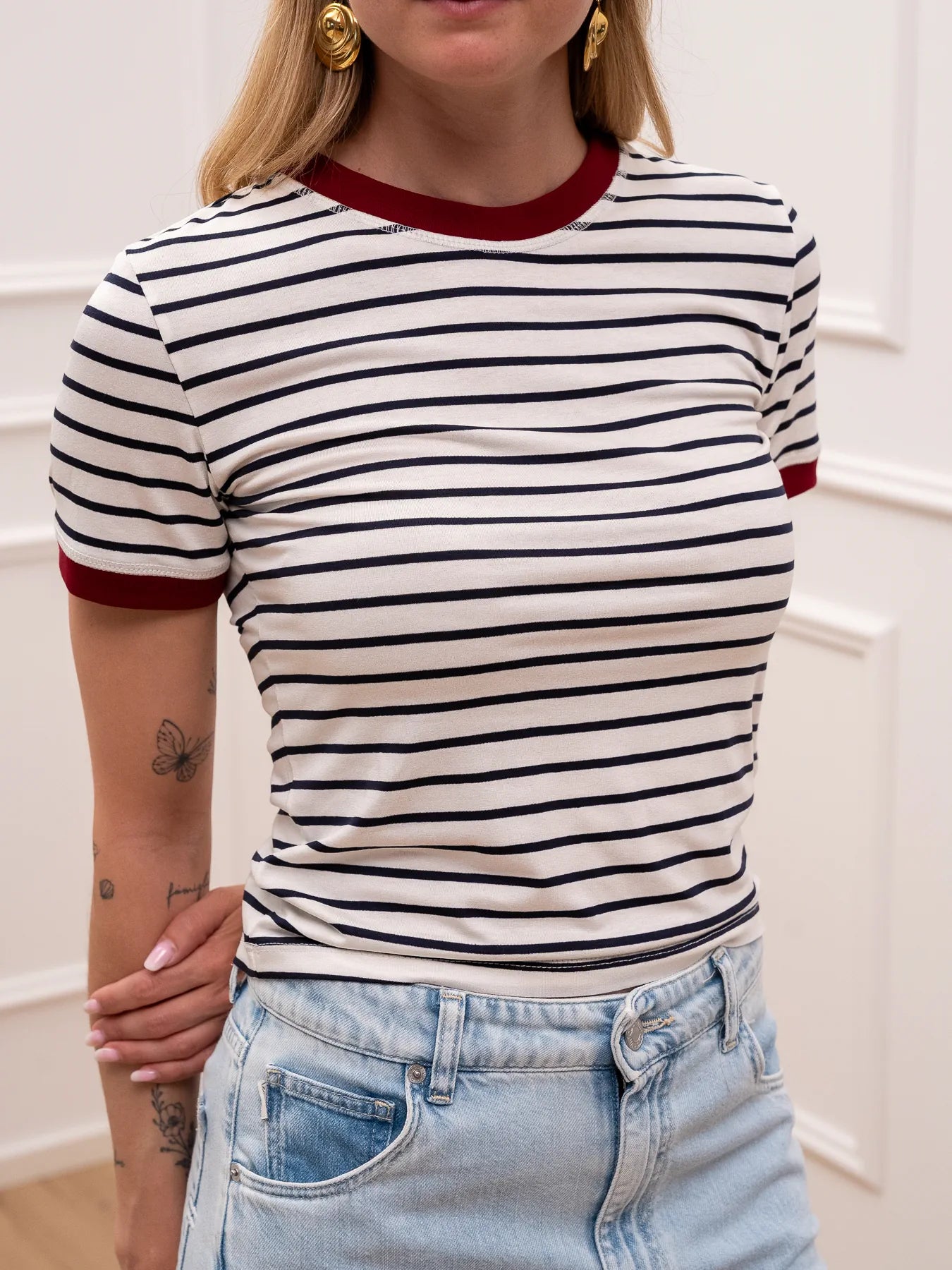 T shirt rigata latte e blu con bordi india - Vicolo