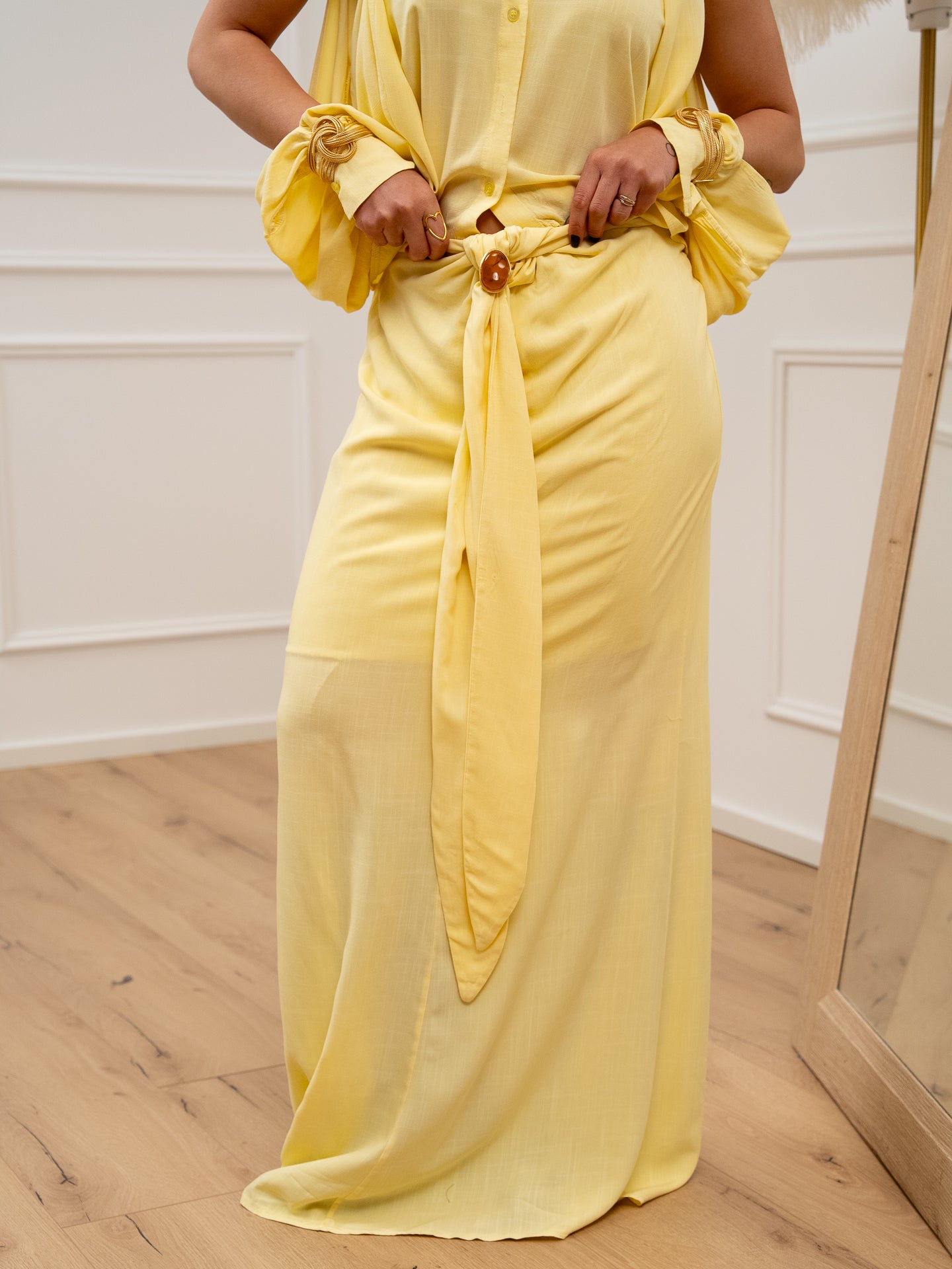 Gonna lunga gialla fusciacca con pietra - HaveOne