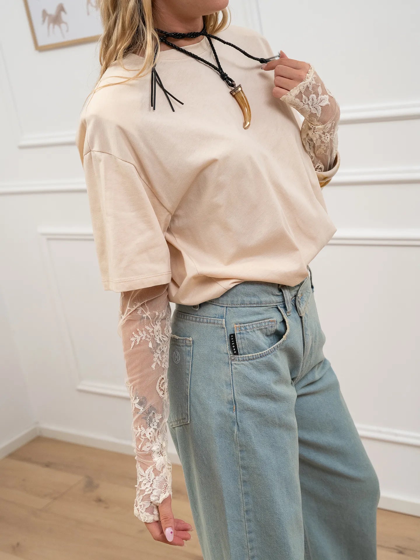 T shirt vaniglia con manicotto in pizzo - Vicolo