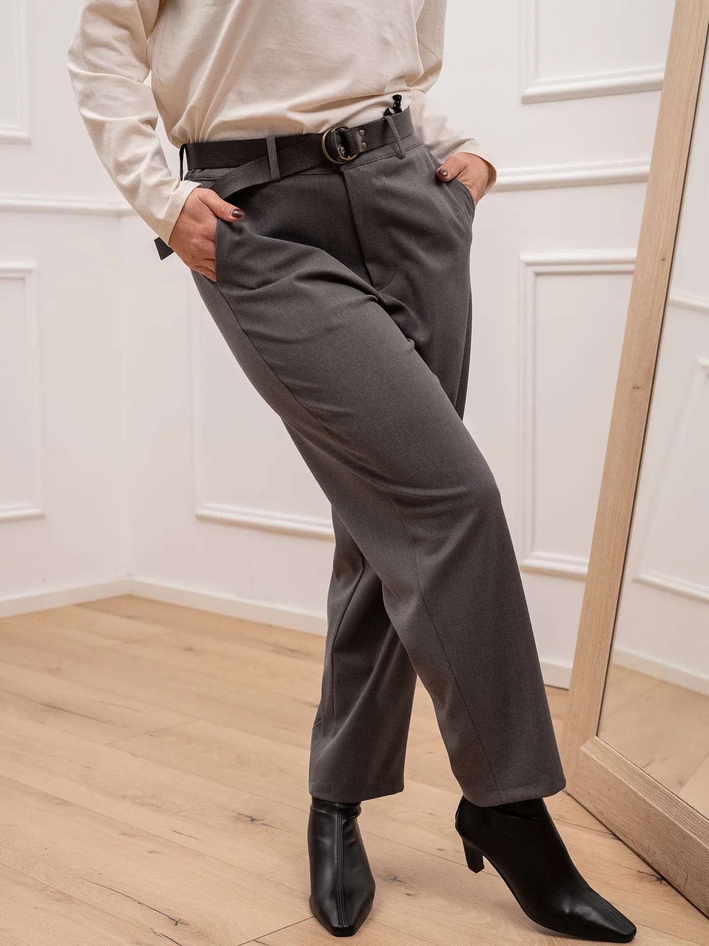 Pantaloni basic grigio a sigaretta con cintura - HaveOne