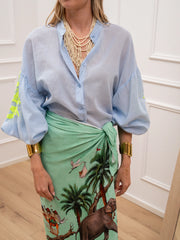 Camicia Mussolina celeste ricami neon - Tensione In