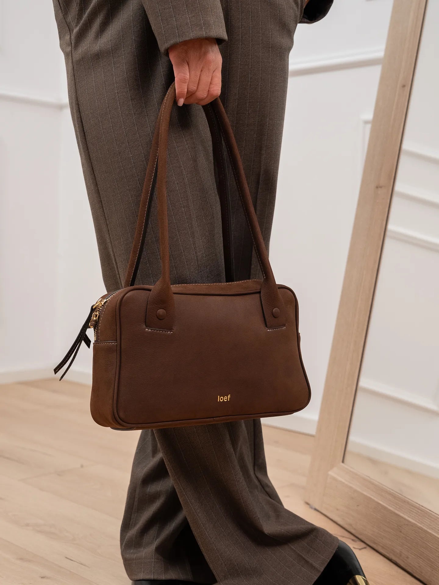 Borsa Bigotta in pelle nabuk sigaro - Ioef