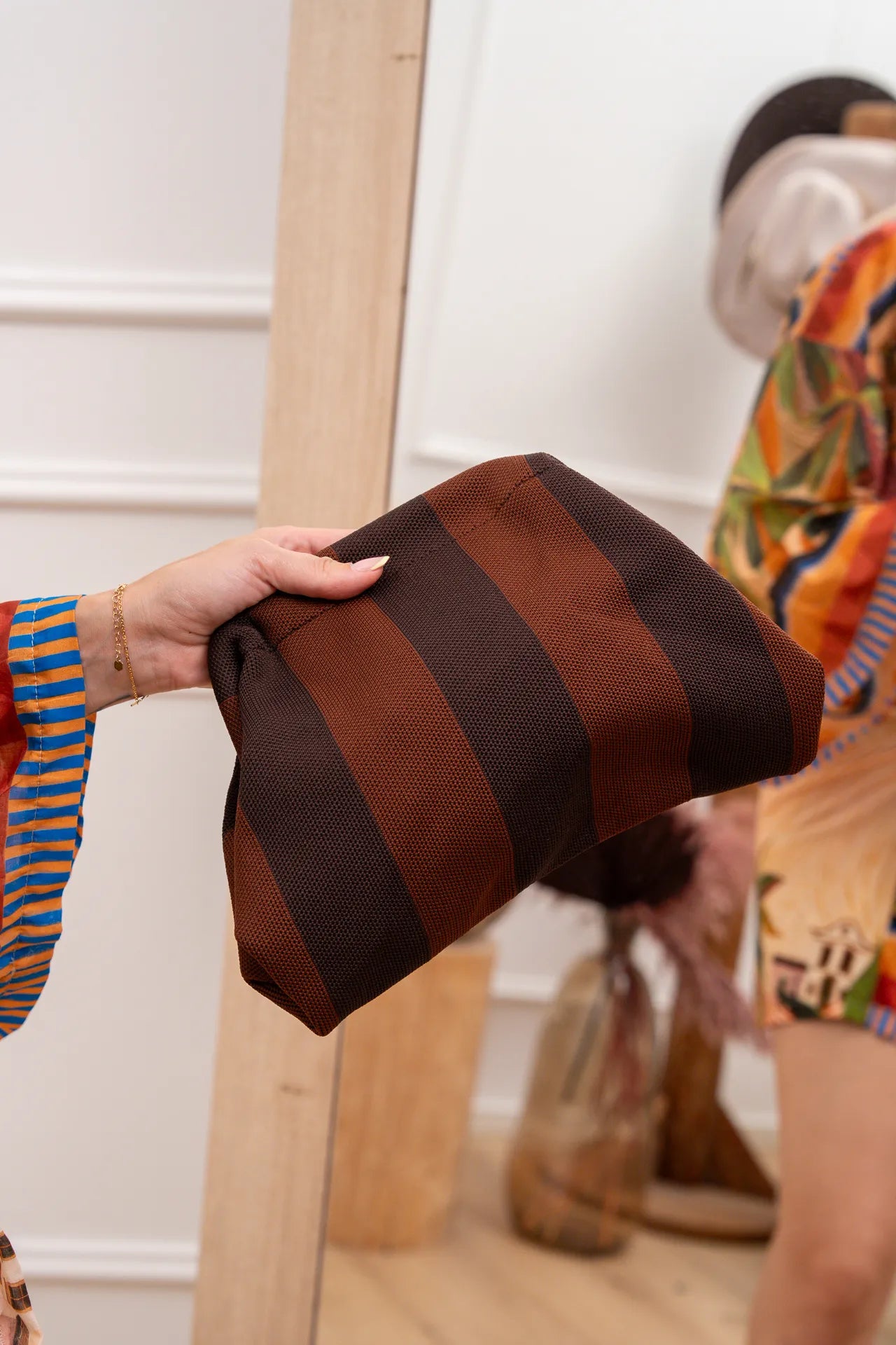 Borsa pouch New Stripe fondente e moro - Calibro Shop