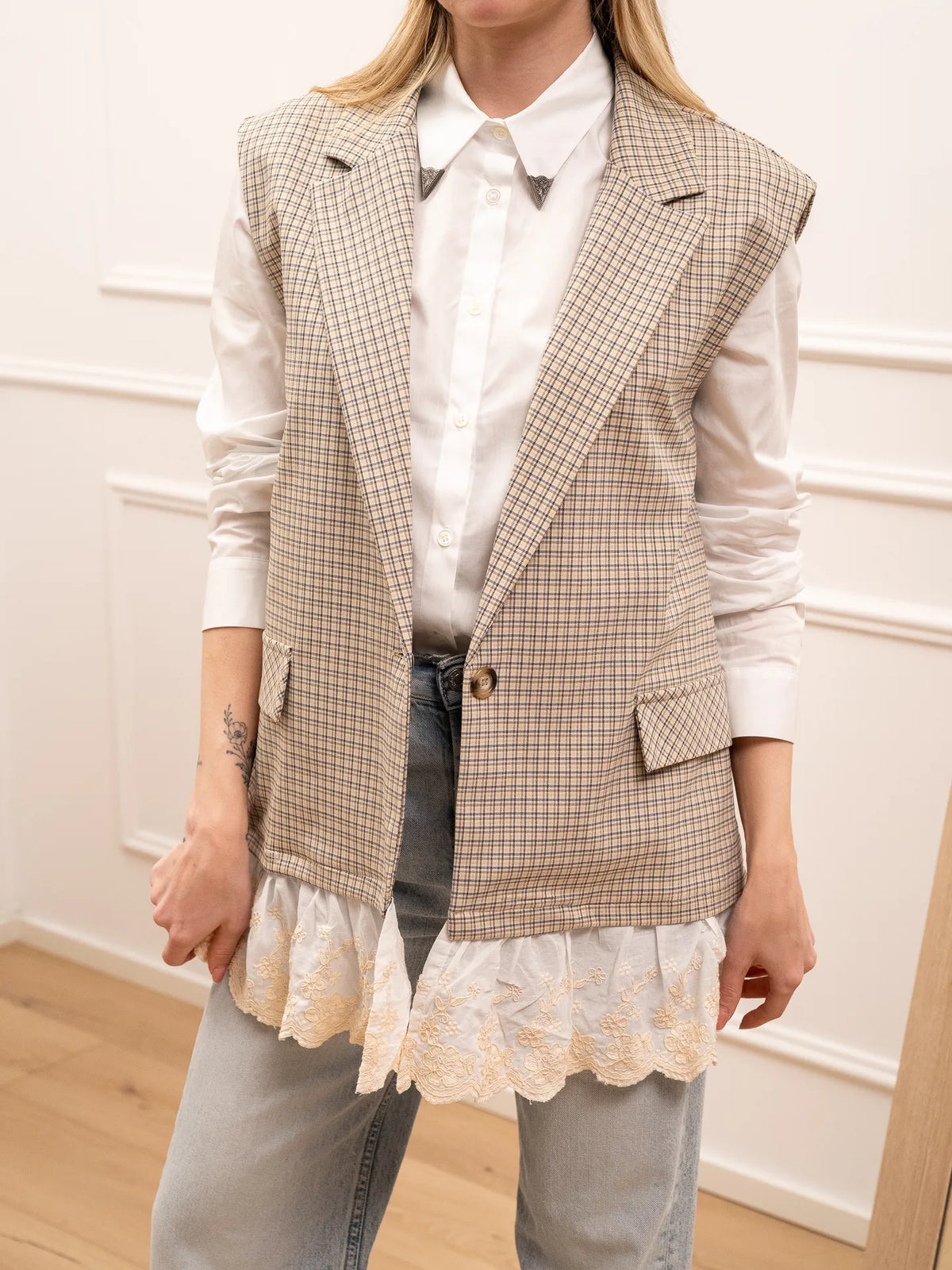 Gilet check beige con balza sul fondo - Vicolo