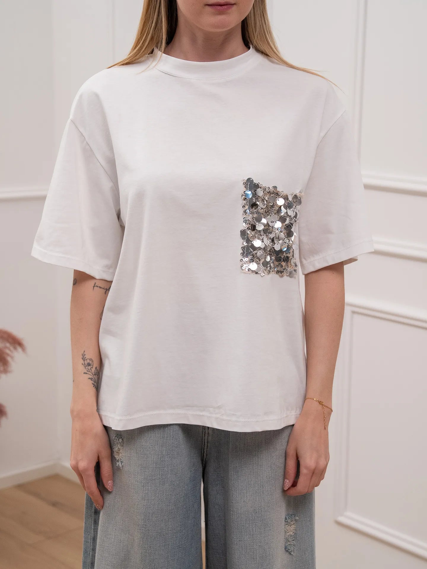 T shirt mezza manica panna con tasca paillettes - Tensione In