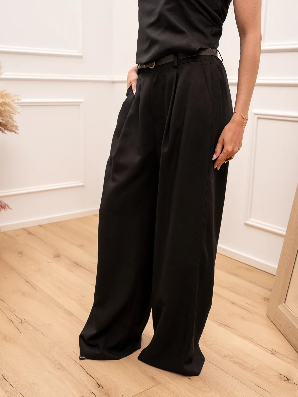 Pantaloni Bandita neri con pinces - HaveOne