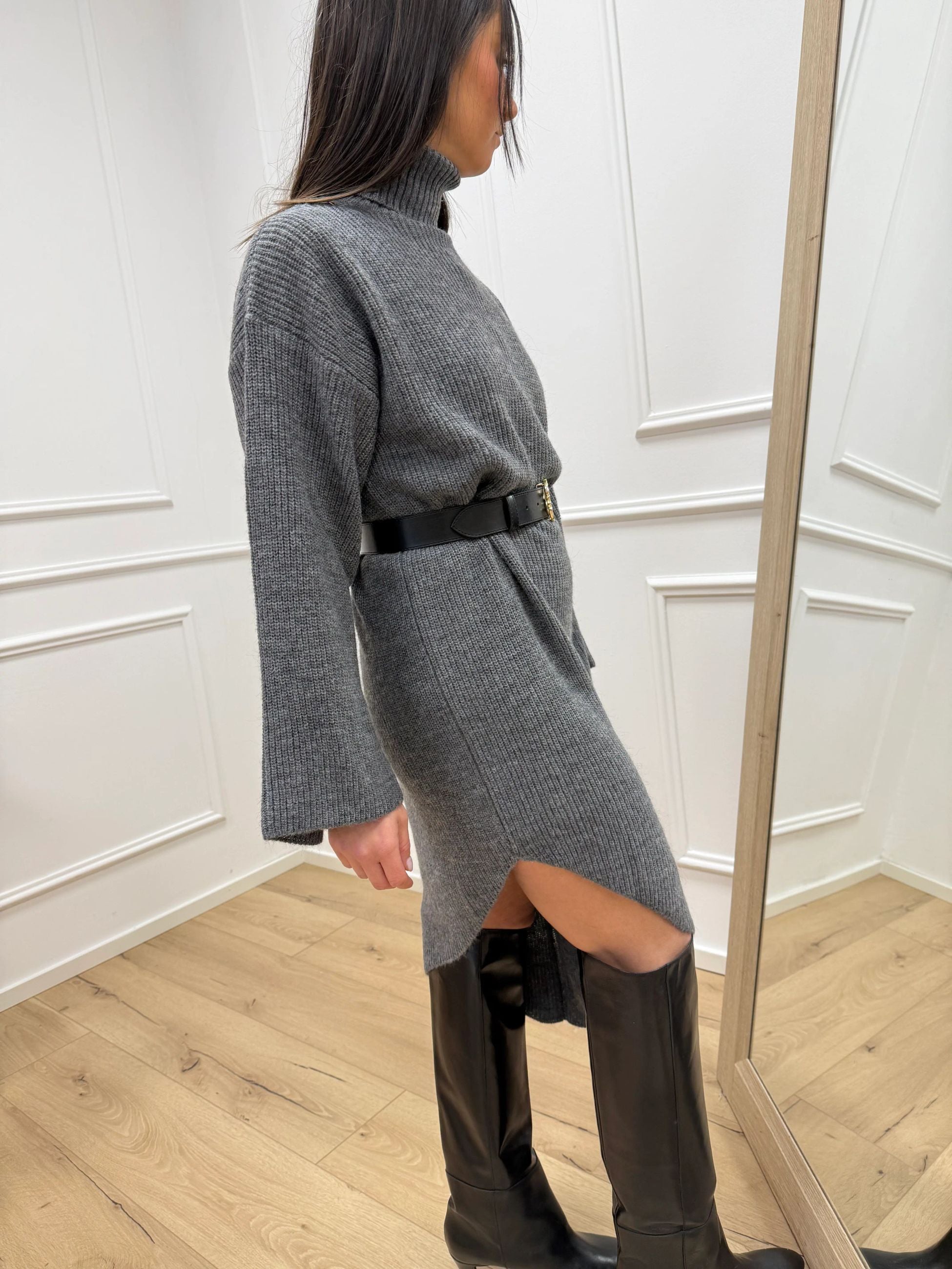 Vestito grigio taglio obliquo - Kontatto