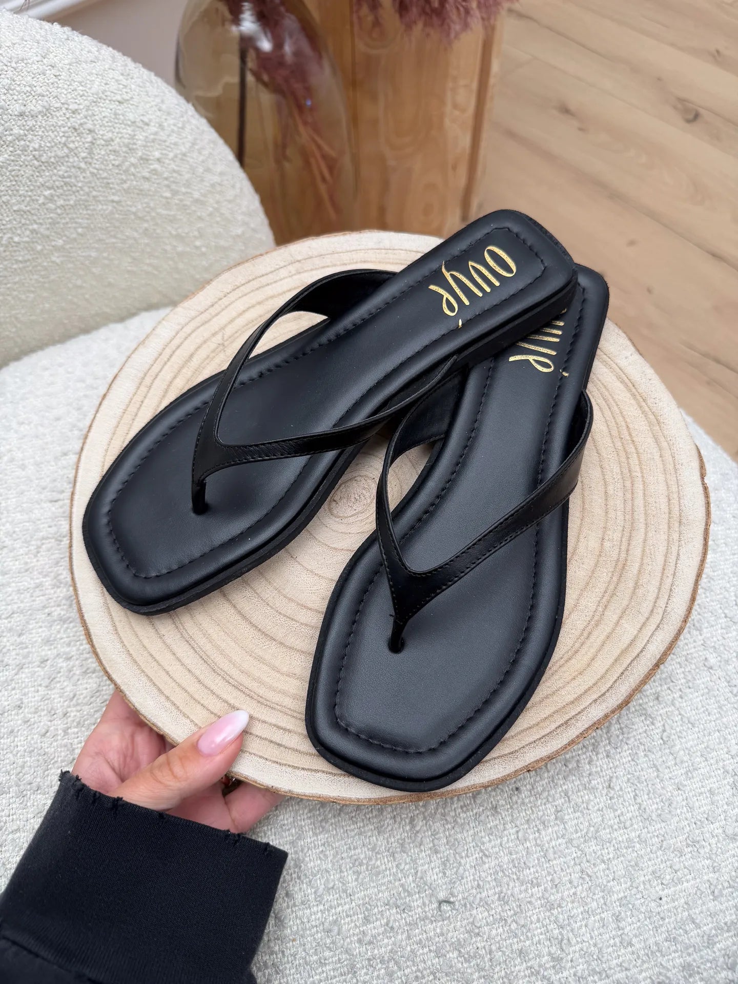 Ciabatta infradito Zante in pelle nera - Ovyè